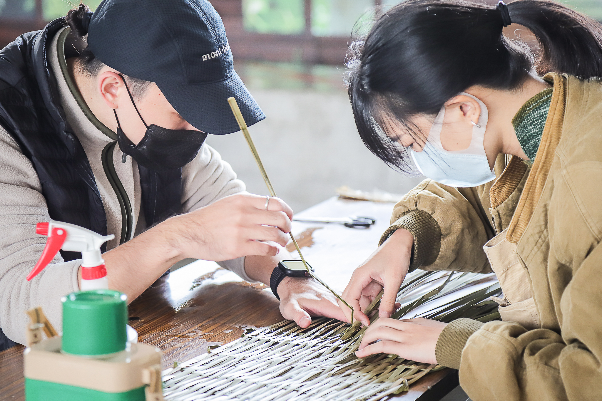 以濕地素材「香蒲」為媒材進行創作