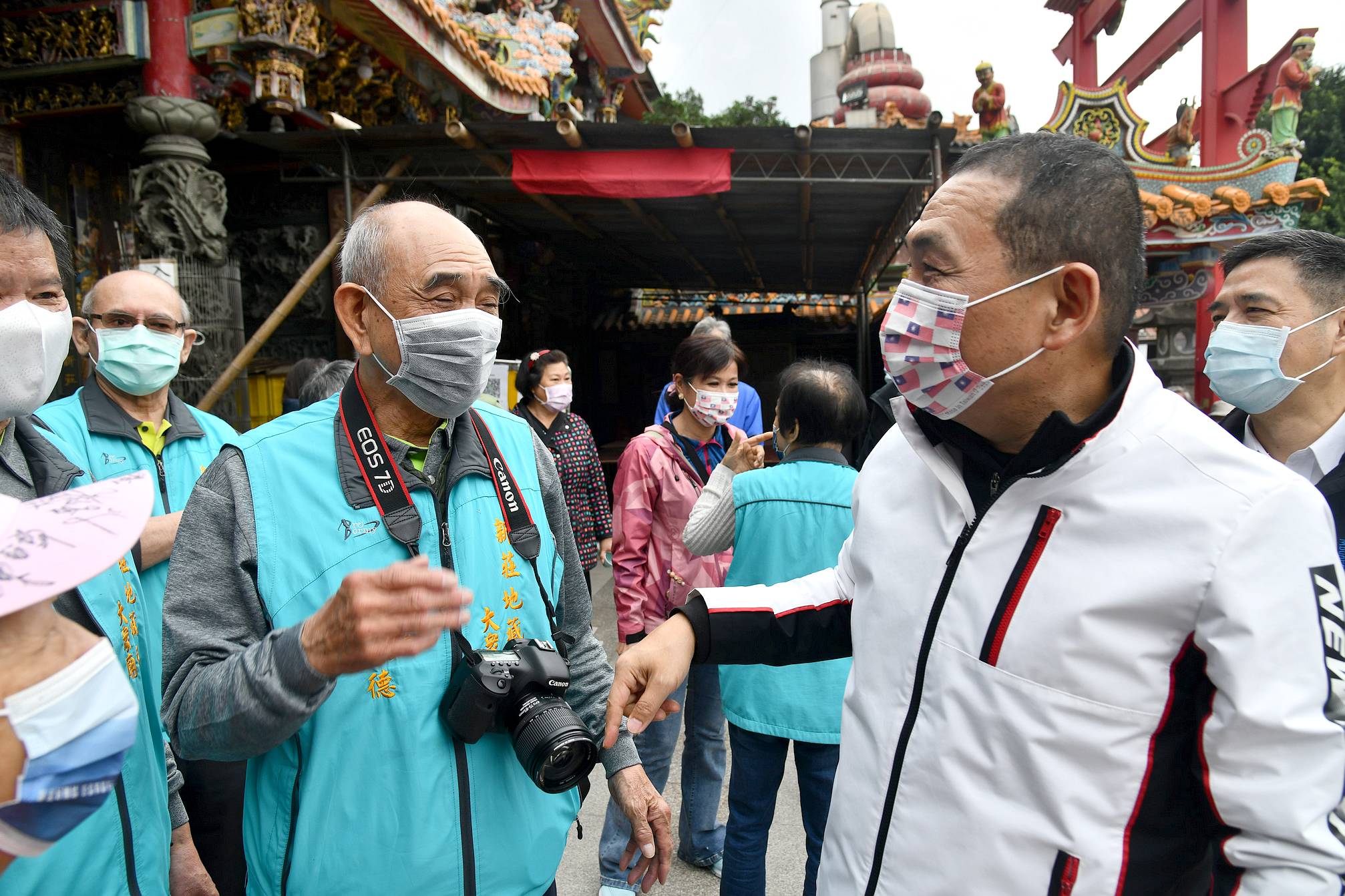 侯友宜感謝三間宮廟努力落實防疫，讓信眾能夠安心參拜。