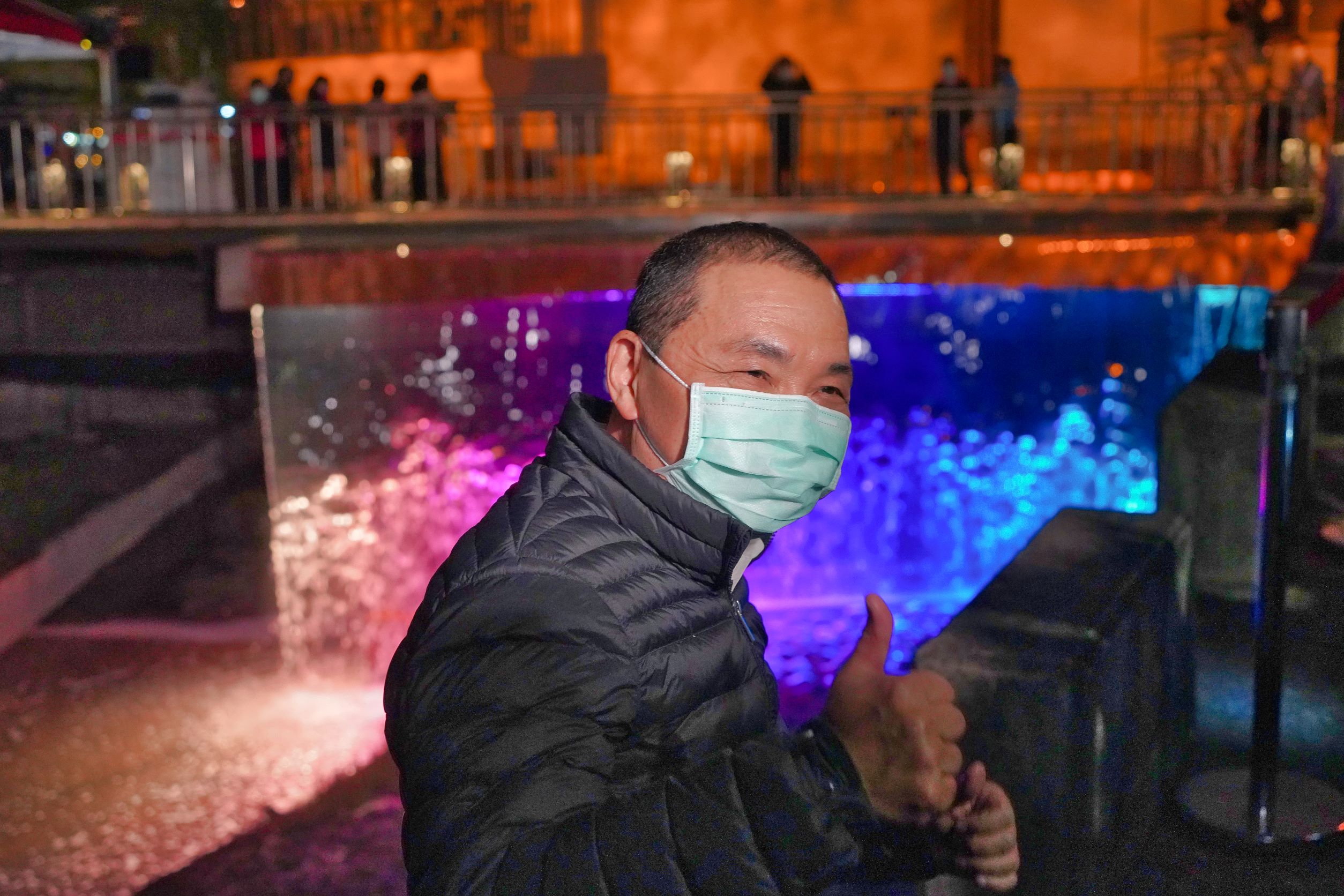 市長感謝水利局的努力，改變市民對鴨母港溝的既定印象，希望透過水影光雕讓鴨母港溝的夜晚，變得更加活潑生動且璀璨浪漫，讓蘆洲地區越來越興盛、幸福