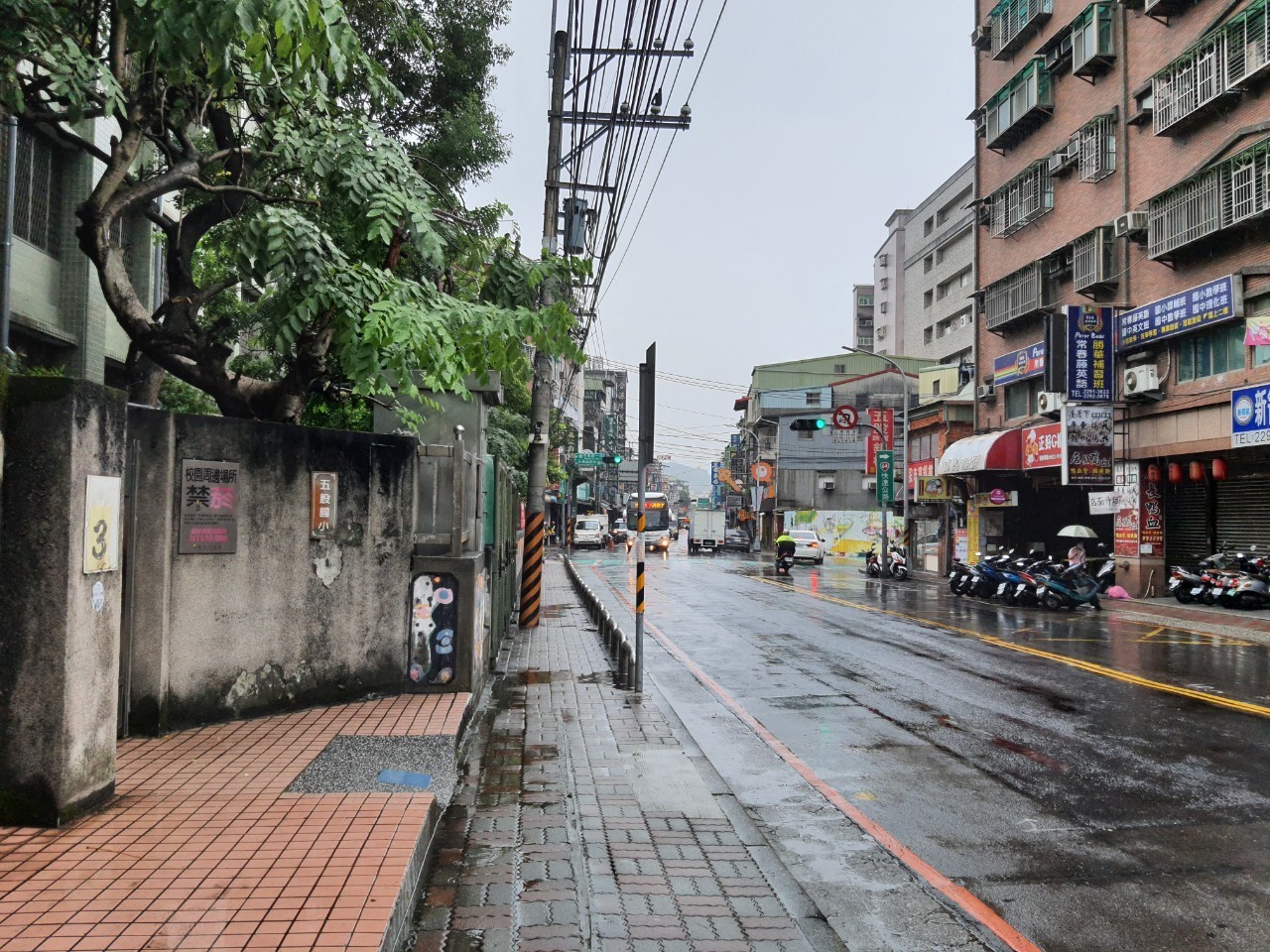 五股國小通學廊道改善前照片。