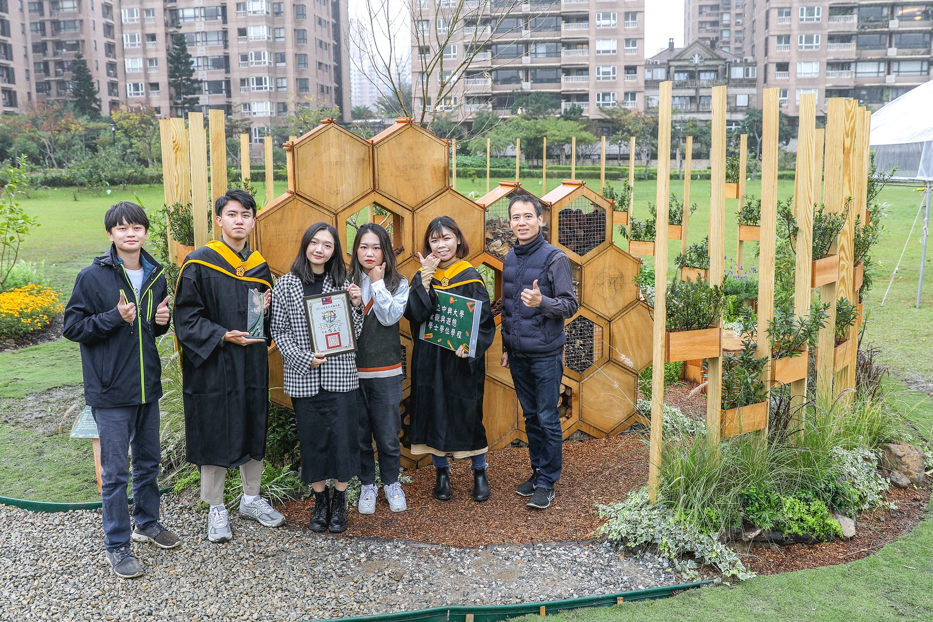 第1名-中興景觀與遊憩碩士學位學程、逢甲大學都市計畫與空間資訊系所學生團隊，作品名稱大地蜜語