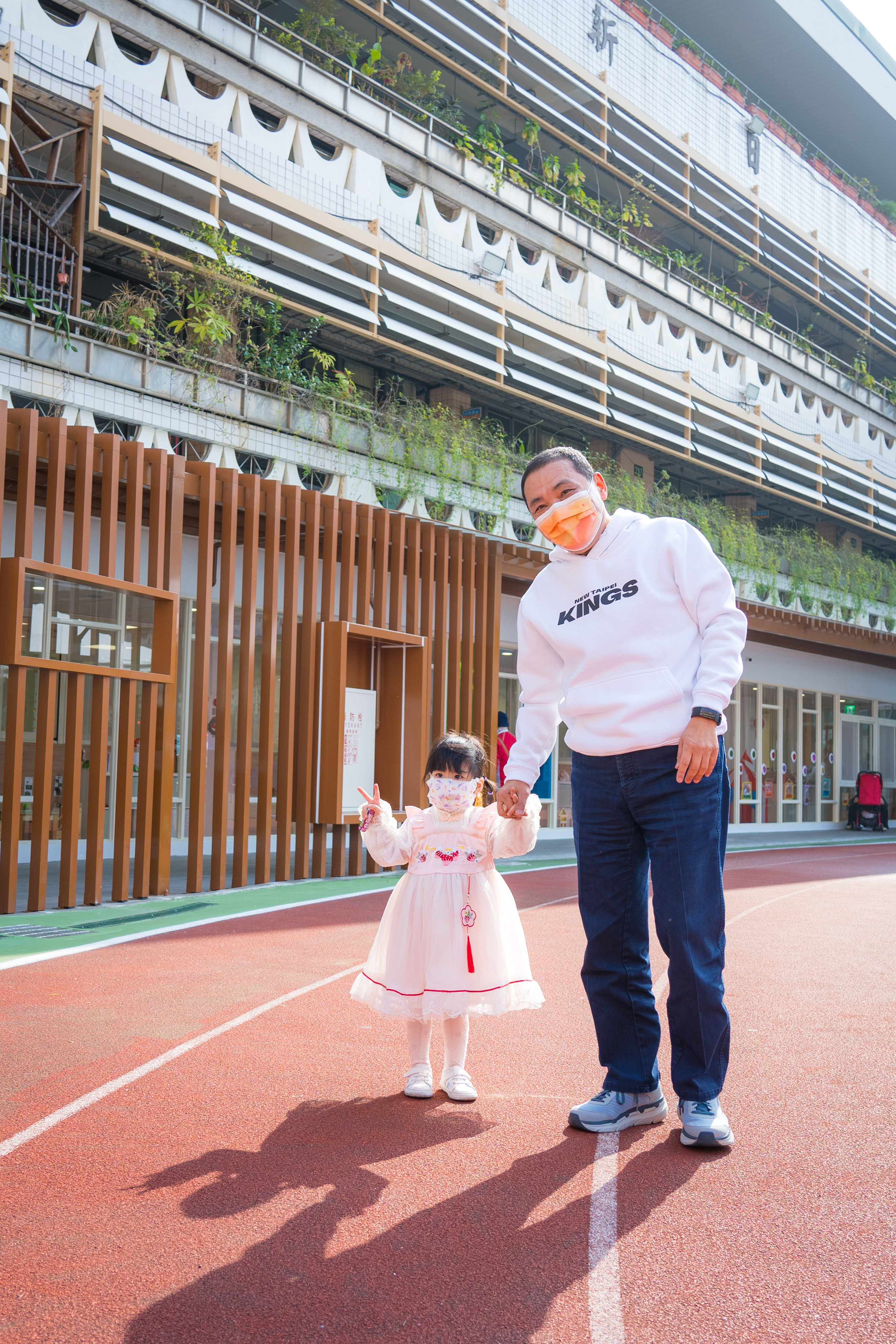 侯友宜市長承諾繼續奮鬥，盡早達成120家公托的目標，讓年輕人願意生、容易養