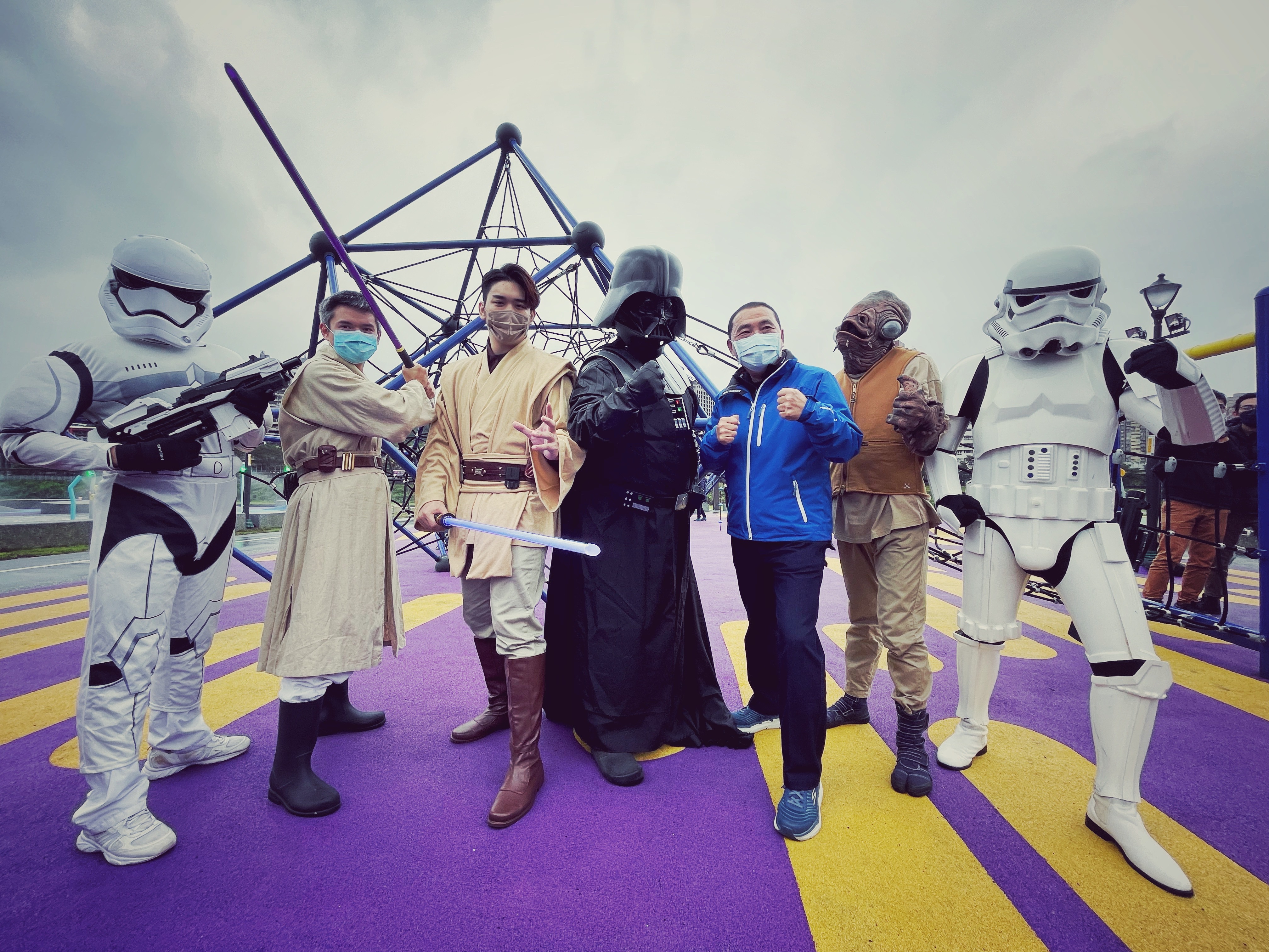 高灘處將原本的星座公園升級成旗艦版的星際遊戲場