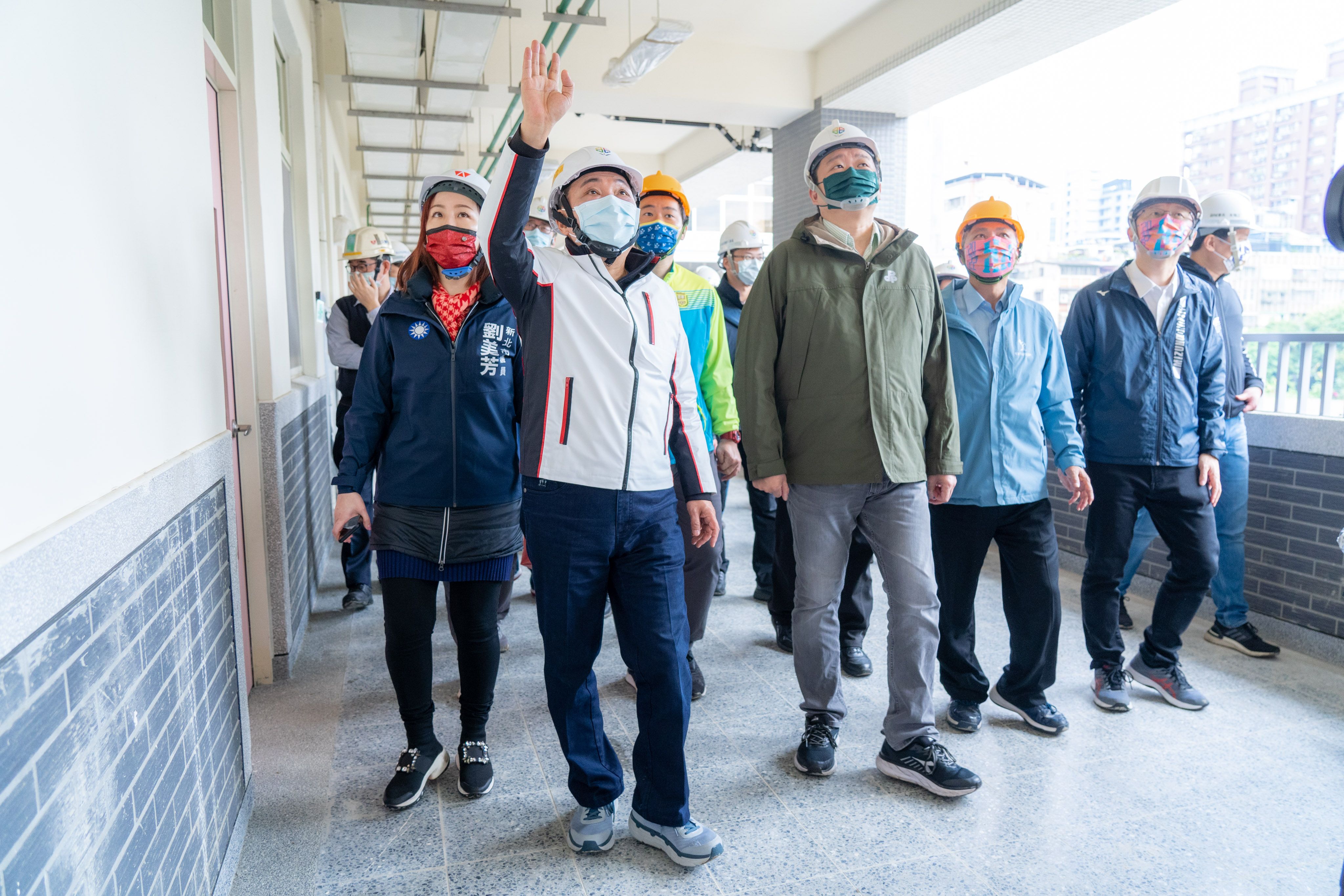 板橋忠孝國中老舊校舍整建分期施作，一方面改善校園安全環境同時兼顧學生學習權益