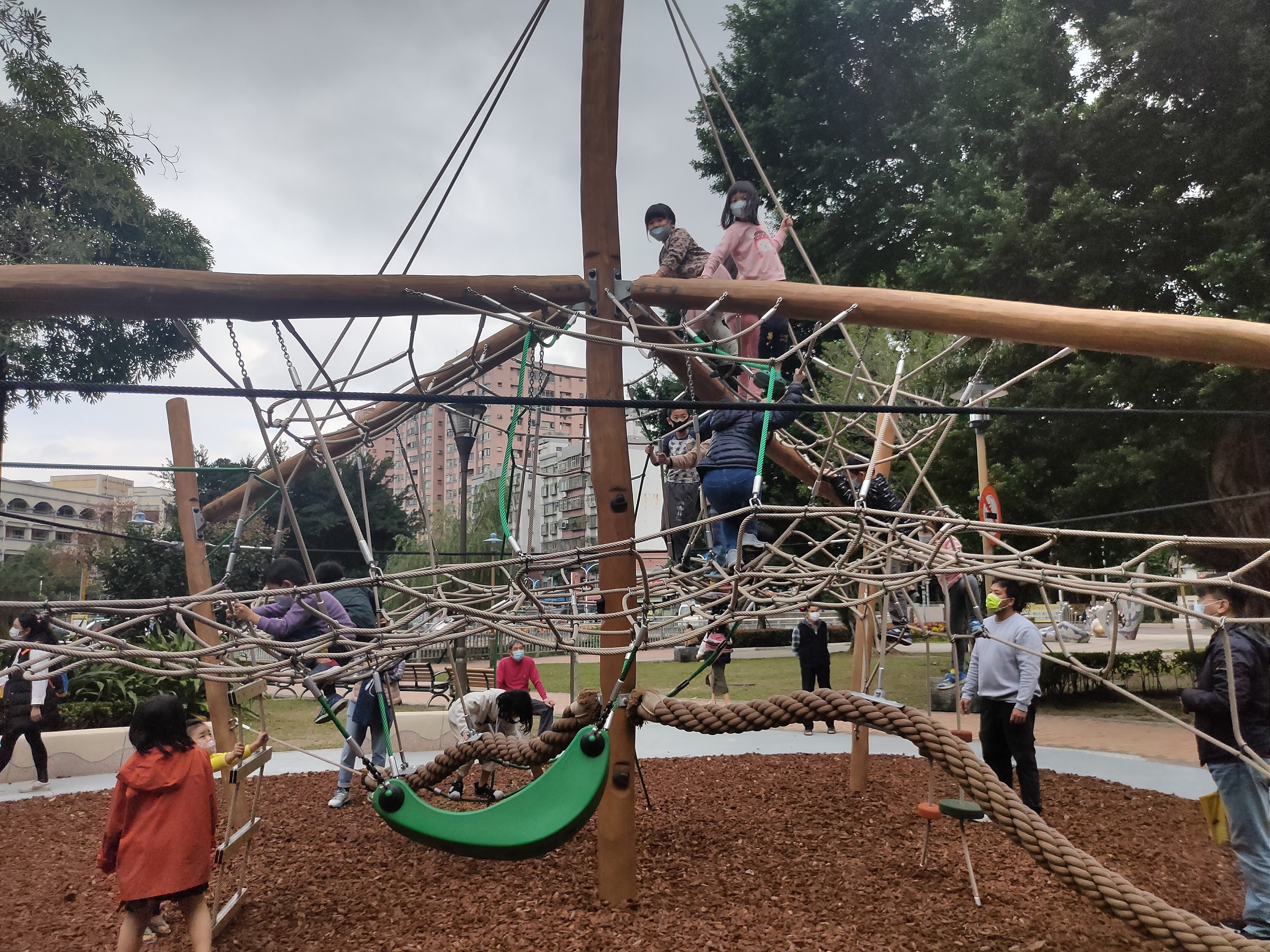 龍鳳公園冒險島主題船型遊具