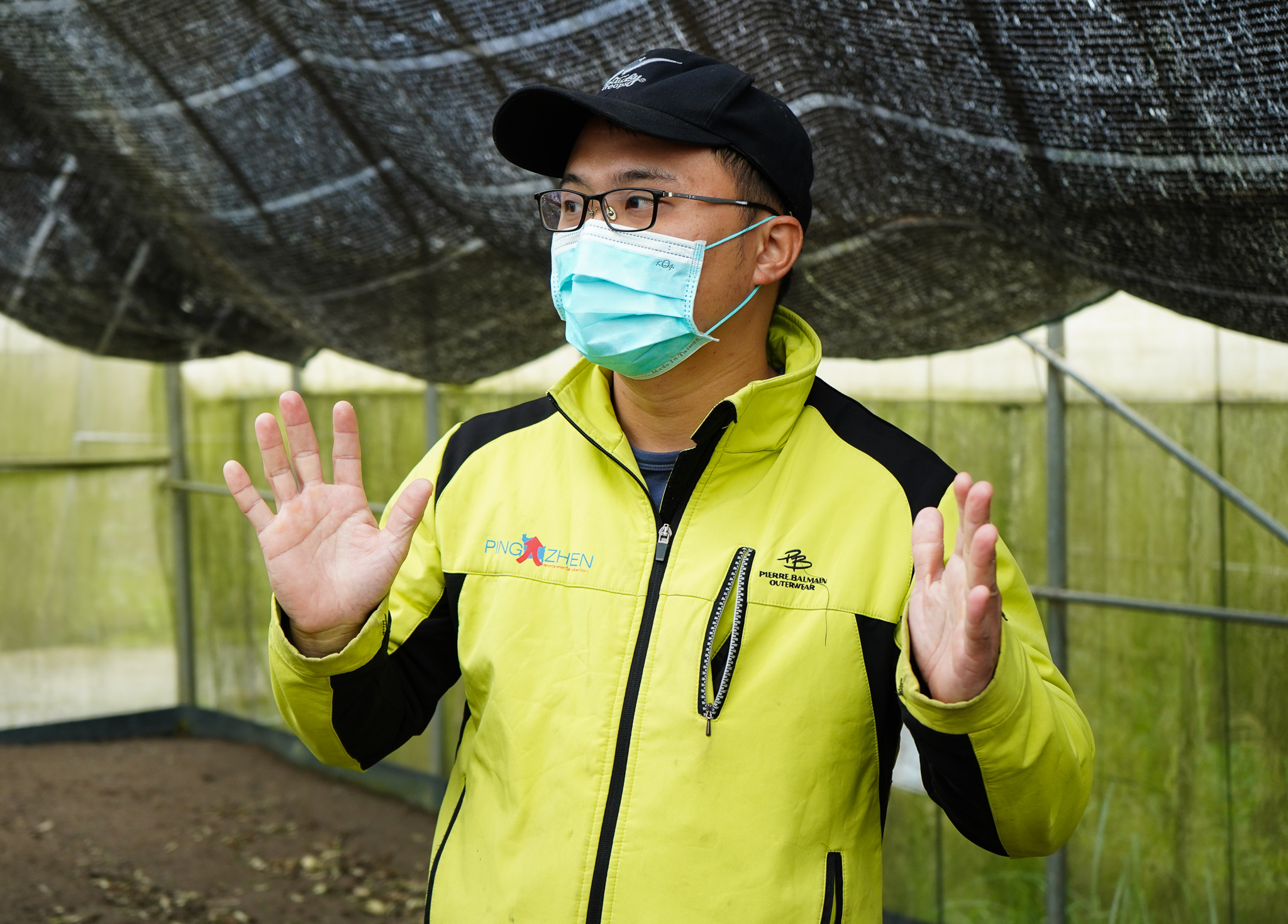 05.畦遊季有機農場陳坤峰介紹農場畜養工作雞的方式
