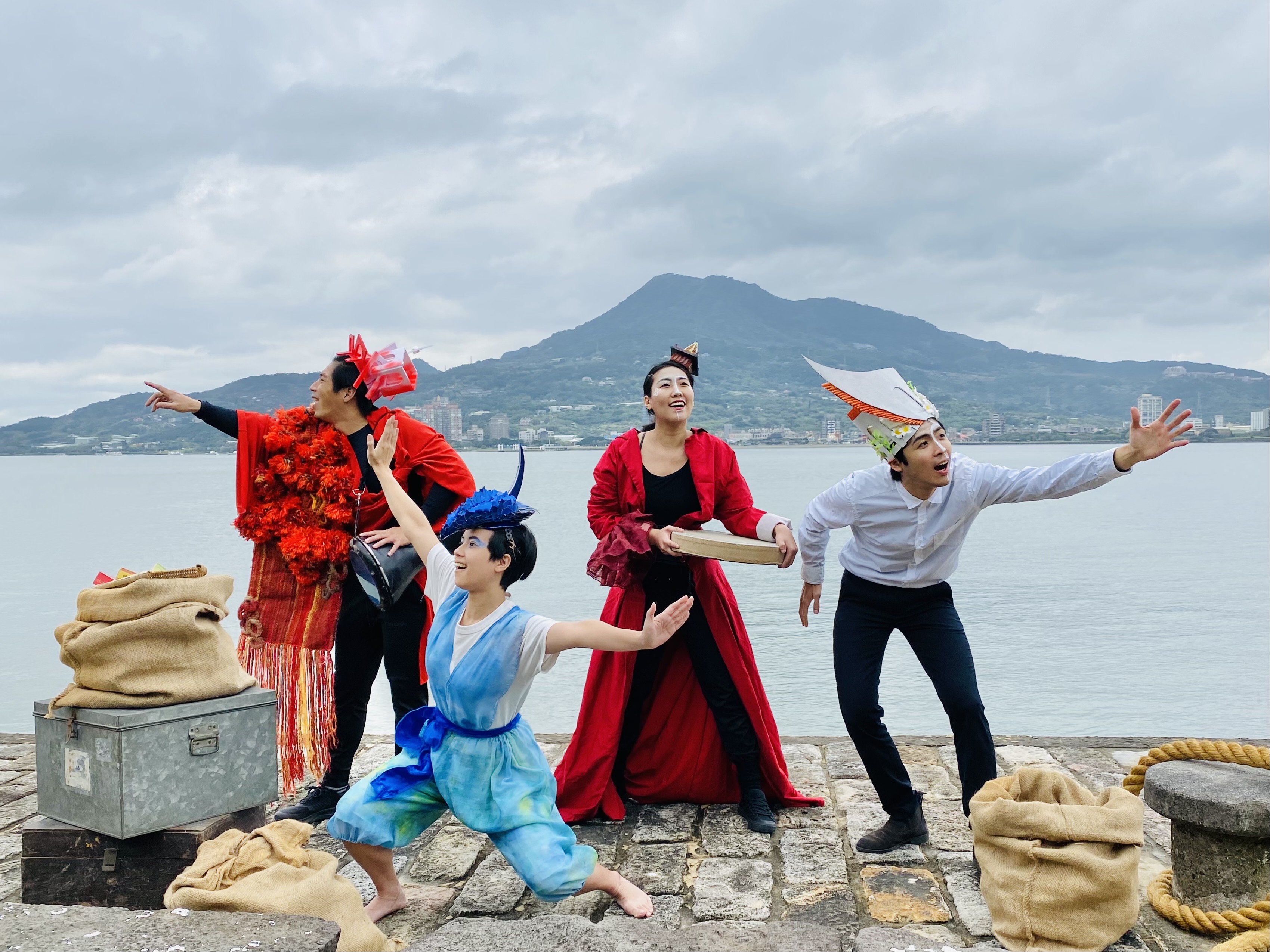 淡水古蹟博物館與身聲劇場合作戶外戲劇表演《淡水開港設關故事派對—歡迎光臨1862》，將於4月週末連演4場，重現淡水開港設關的故事。