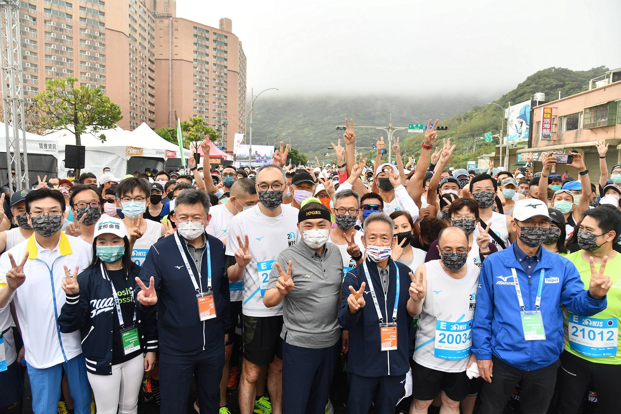 萬金石馬拉松今(2022)年邁入第二十屆，侯友宜鼓勵參賽選手跑出不平凡的自己。