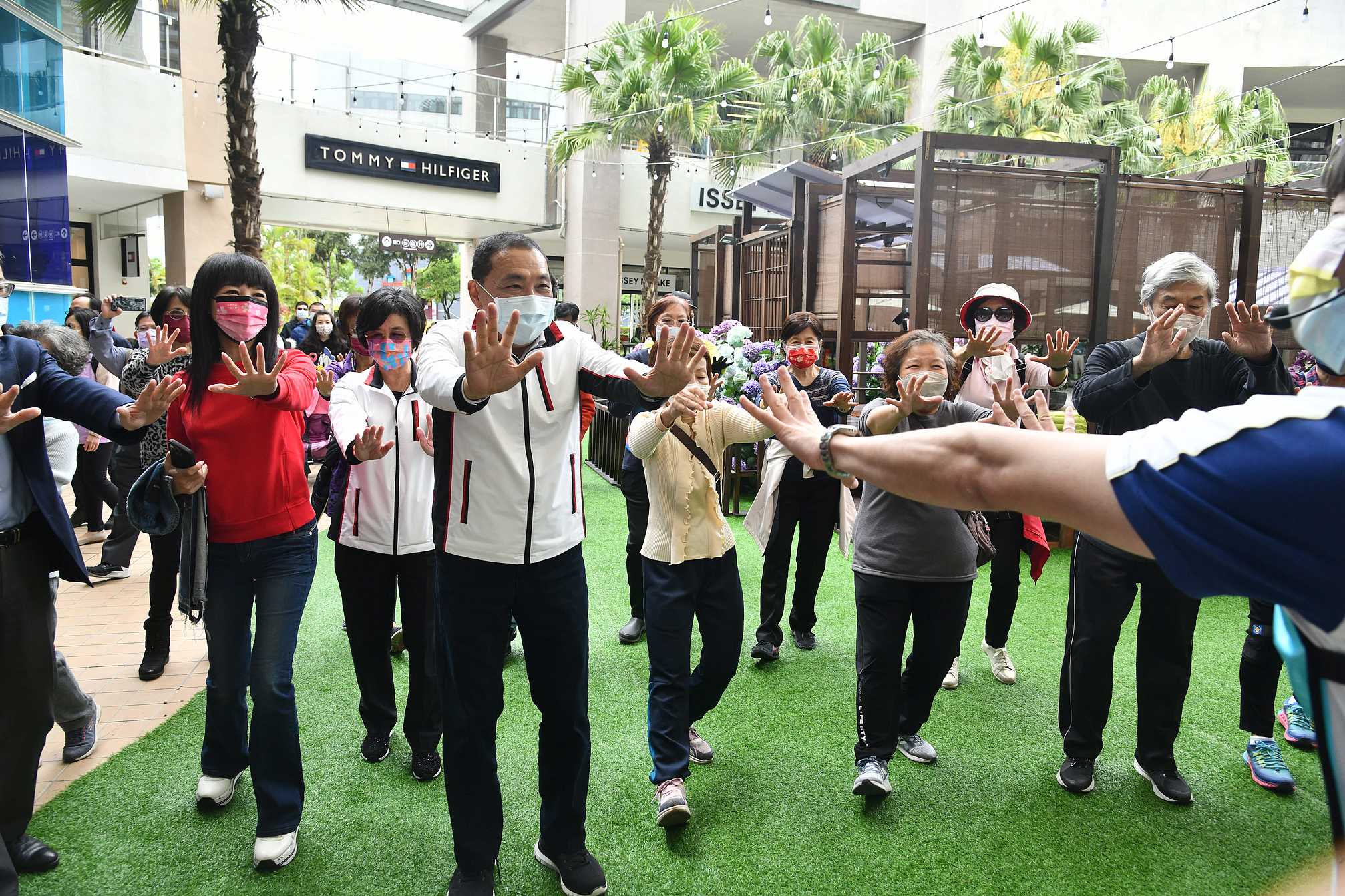 全國首創「新北動健康4.0-長者樂活MALL WALKING」健康運動計畫