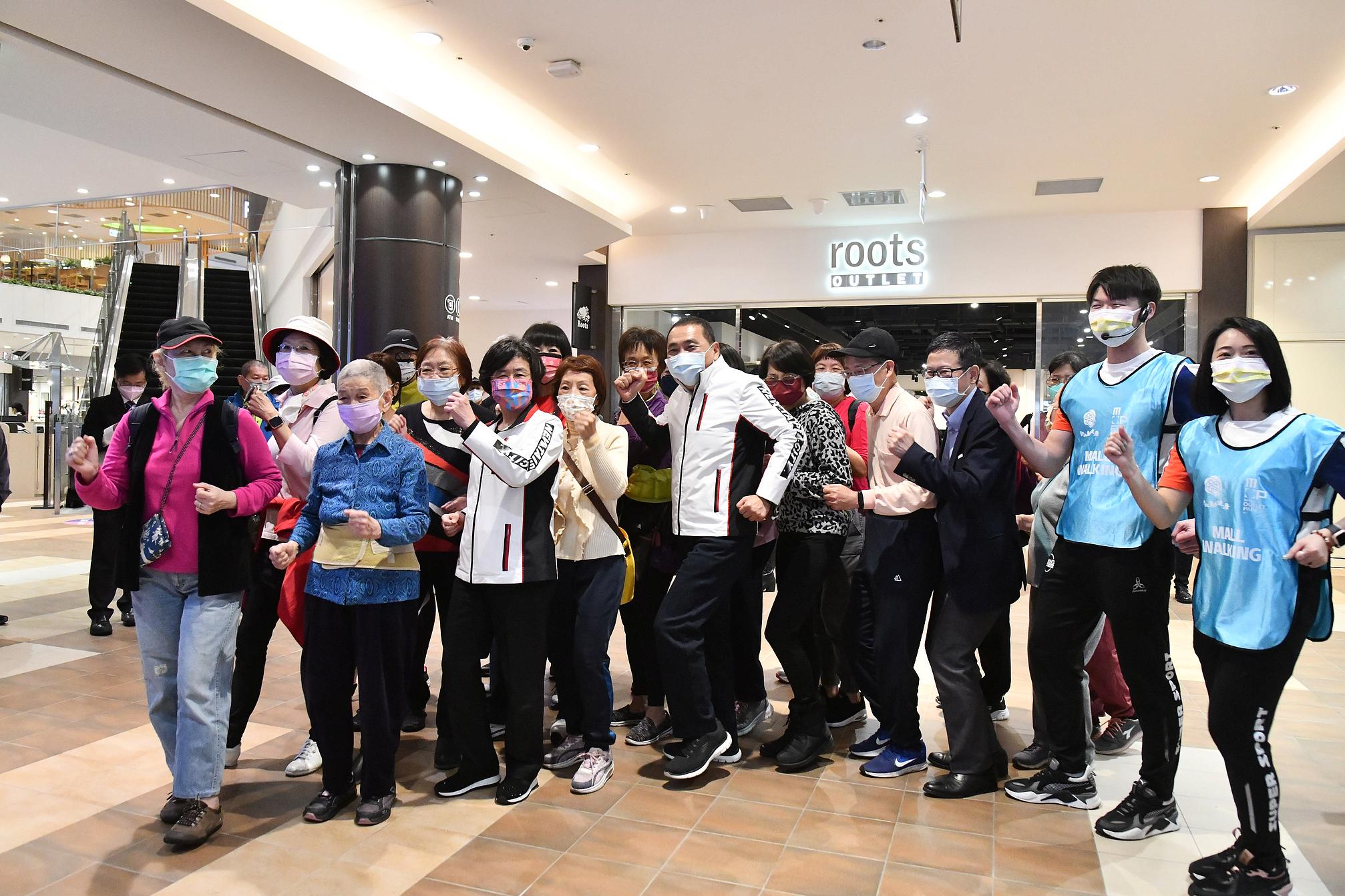 鼓勵長輩結合日常生活於購物中心健康步行