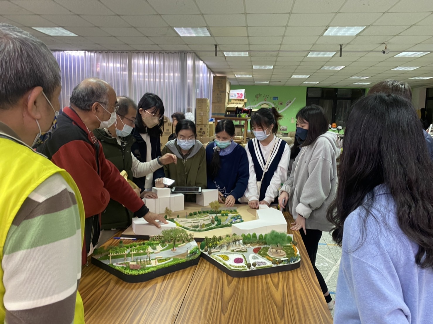推動讓青年景觀師走入社區-今年與輔大景觀系與新莊雙鳳里合作，透過青年的創意及美學，讓社區的公共空間機能與景觀美質