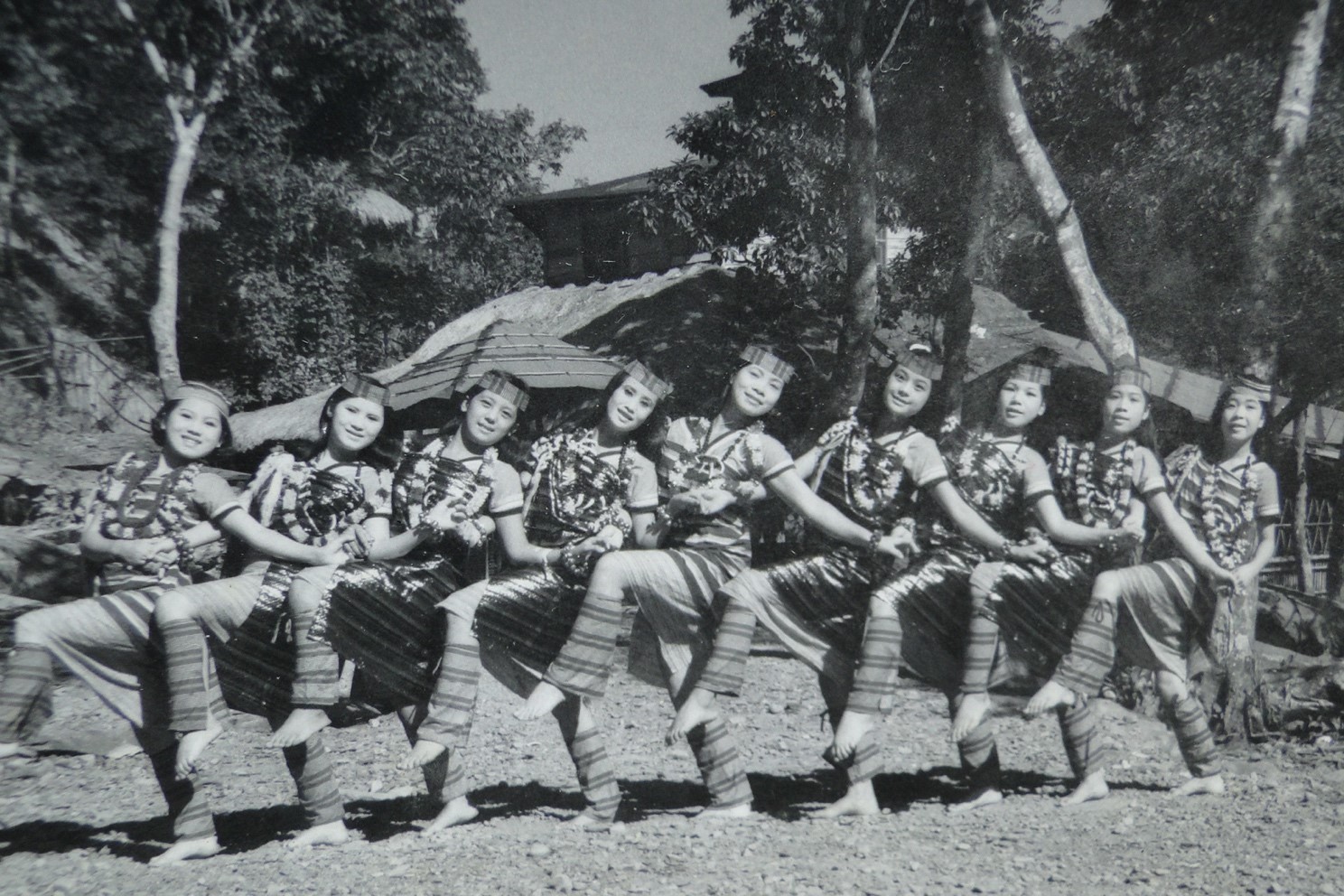 舊時烏來原住民樂舞表演。 (圖/高茂源先生提供)