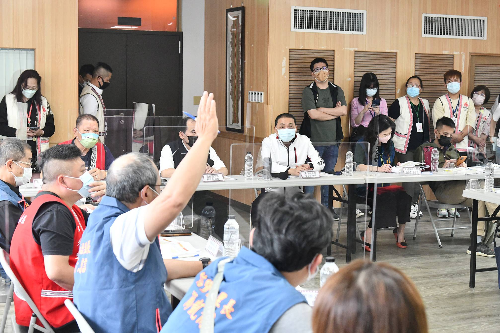 烏來區行動治理座談登場，侯友宜聽取區公所報告。