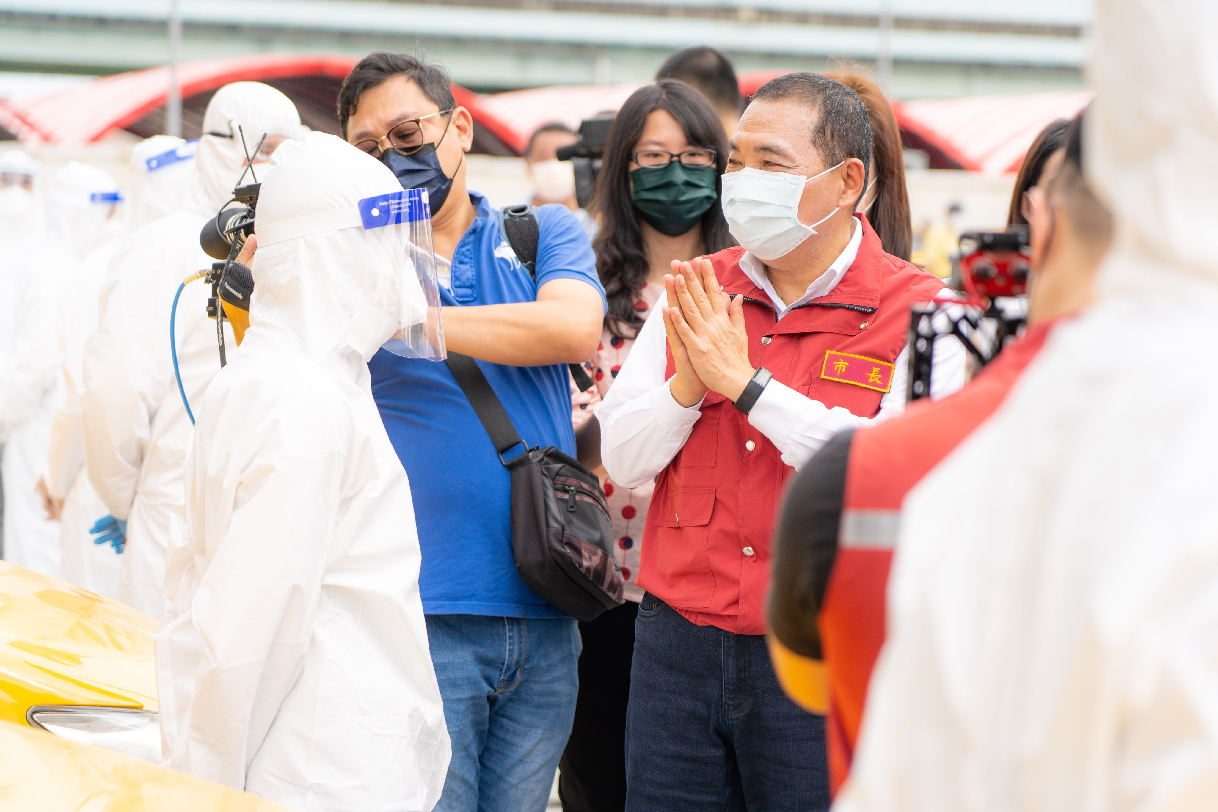 侯友宜市長感謝所有防疫車隊駕駛，並提醒駕駛們做好防疫保護自己