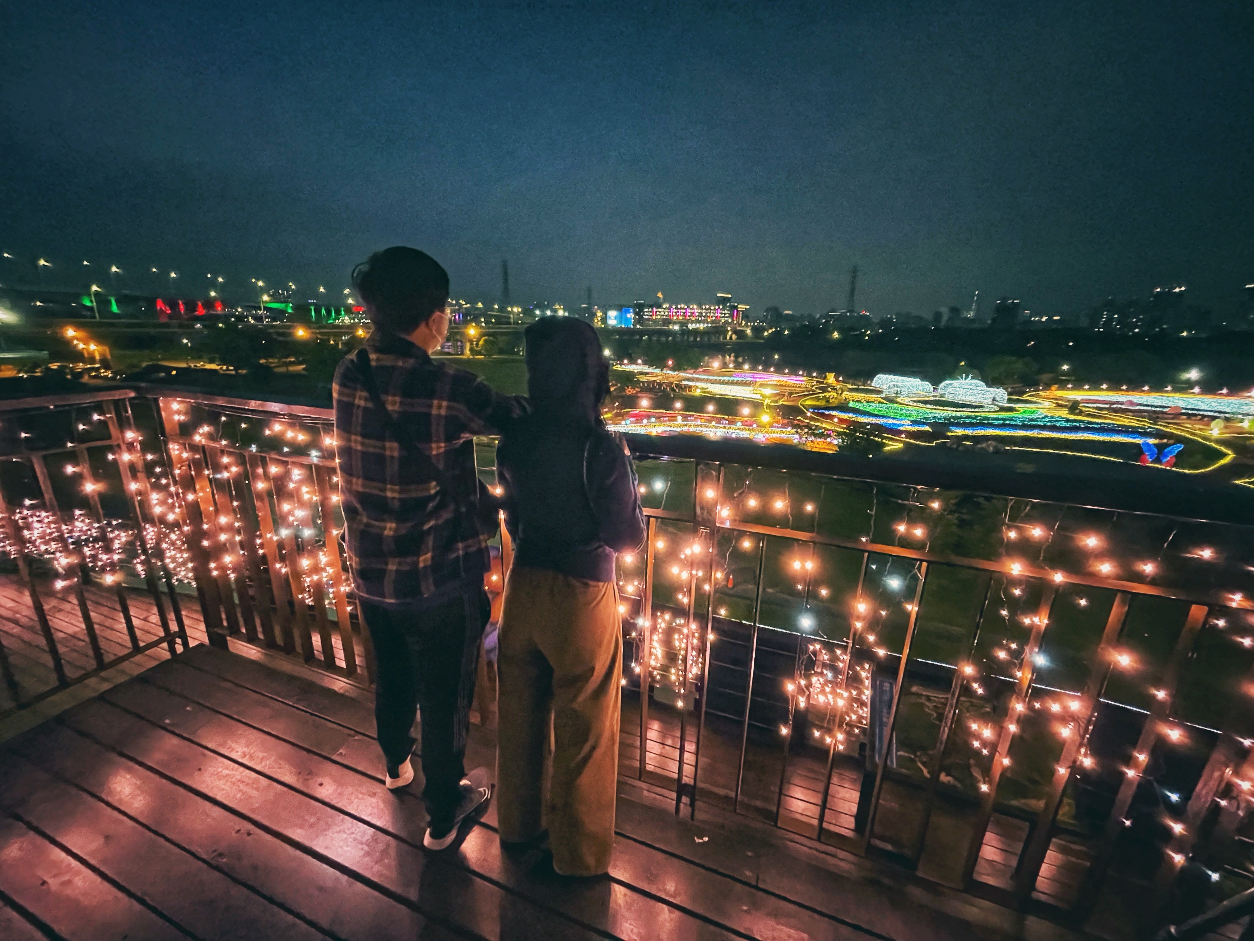 河濱公園越夜越美麗-蝴蝶公園藝術季