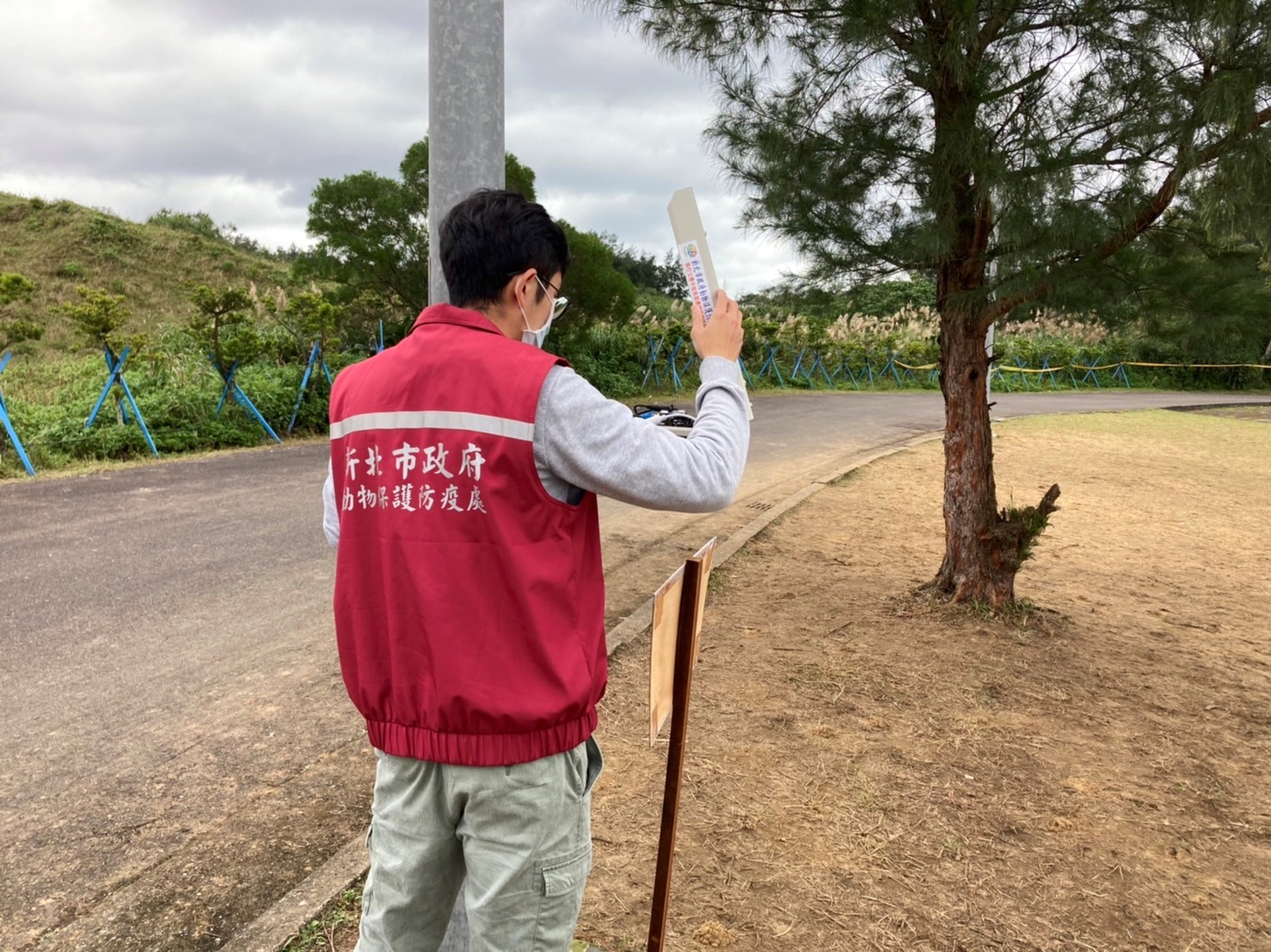 為預防民眾騷擾保育類野生動物長耳鴞，本處於該址架設監視器以防止不肖人士