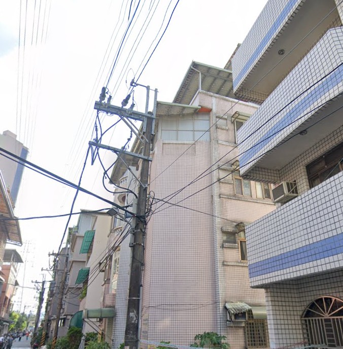 泰山區貴子路頂加3層違建嚴重影響公共安全