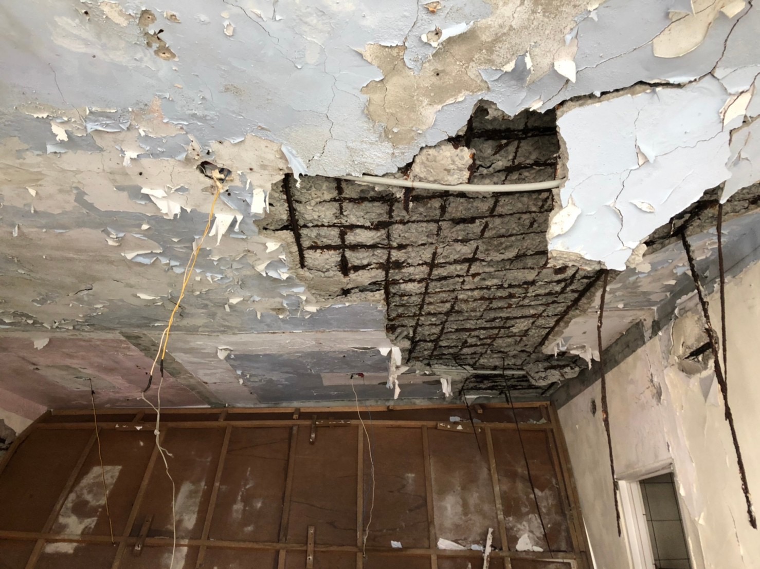 海砂屋易造成鋼筋銹蝕外露，此為示意畫面，非本案照片