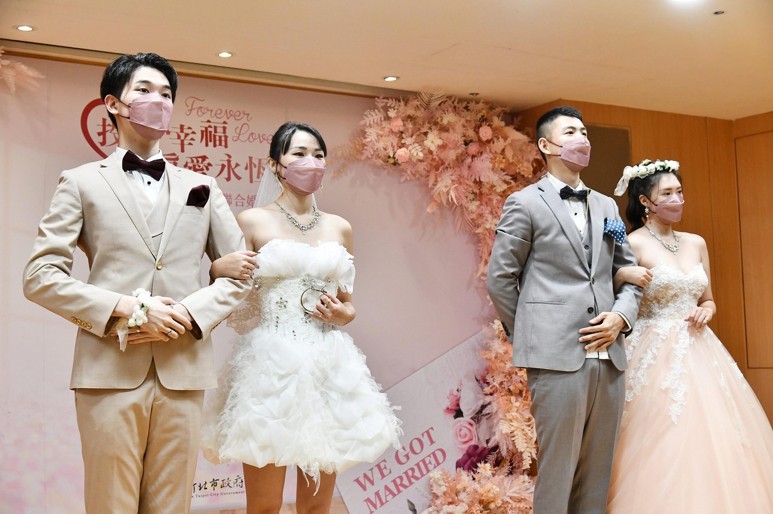 今年以「華麗婚紗派對」為主題，當天百對新人將共舞真愛舞曲，並交換愛的信物，許下一生承諾