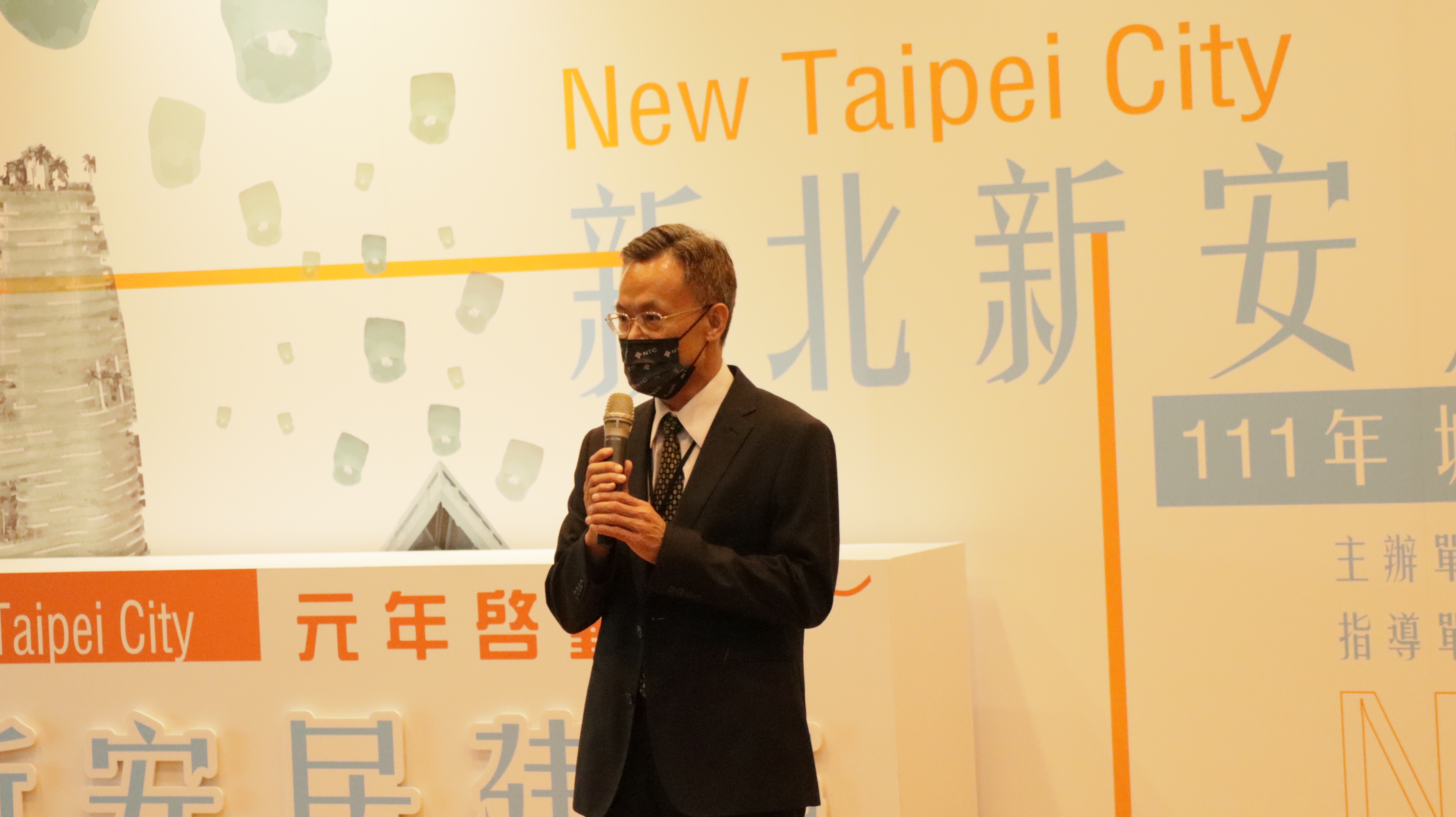 新北市工務局長詹榮鋒參加新安居建築元年論壇致詞，感謝新北市建築師公會對市府的協助