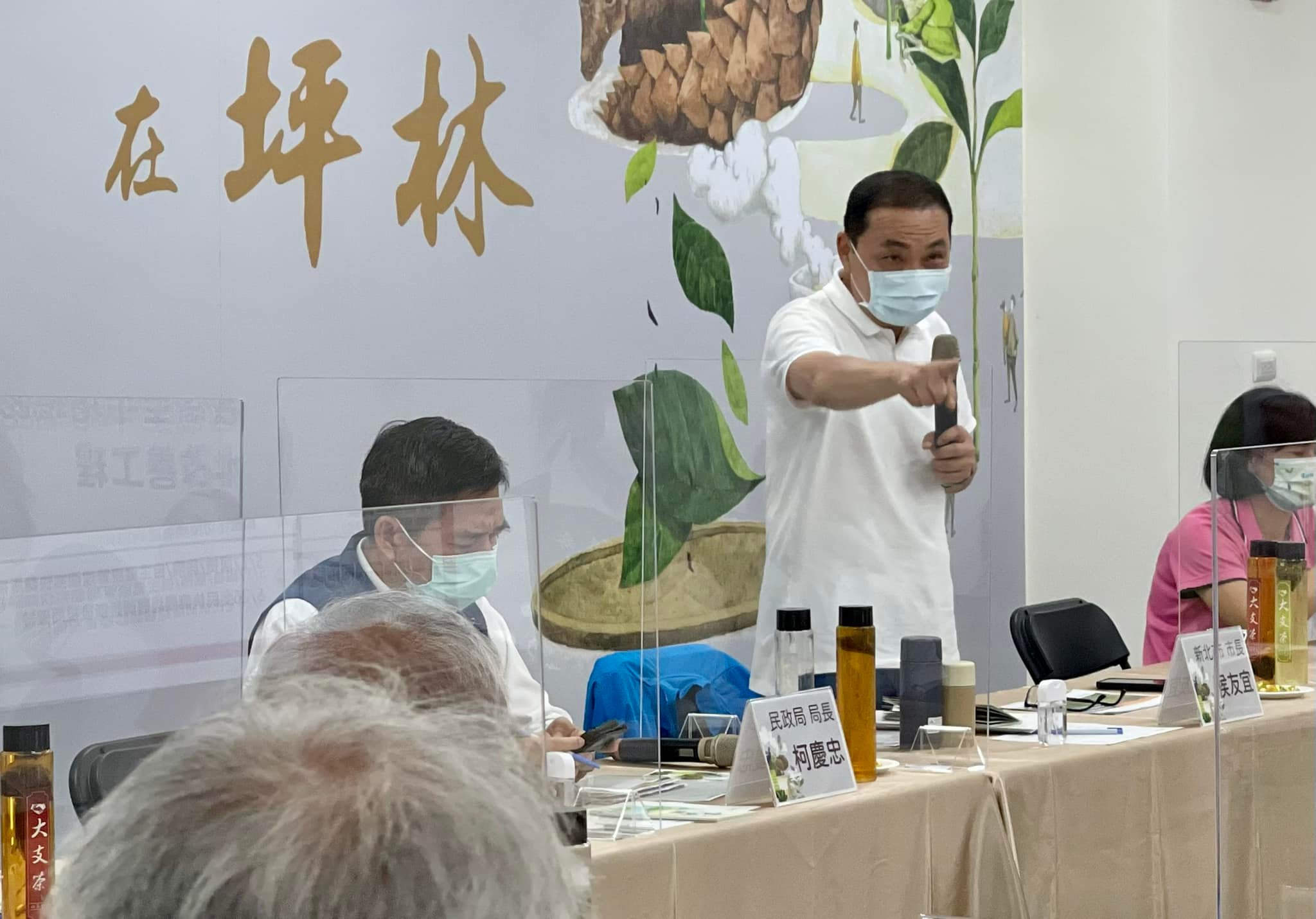 會中關注社區式長照機構、吊橋修復及道路交通安全等議題，侯友宜指示團隊各項基礎建設都要加快進程