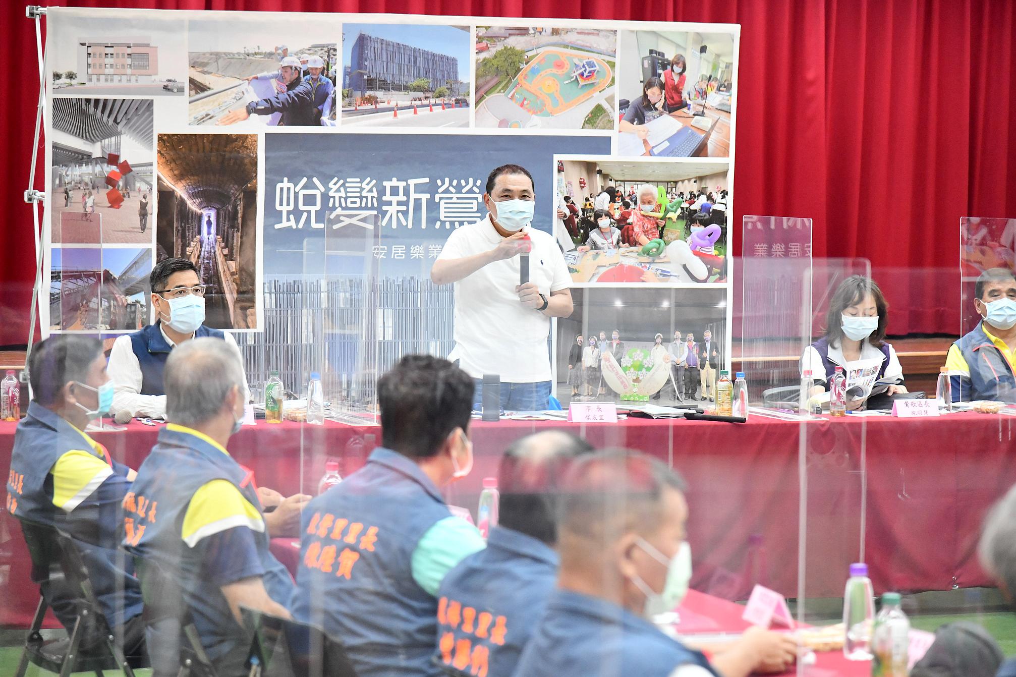 本次座談會針對公共停車場設置、道路建設、重劃區公有土地興建多目標使用場館及捷運軌道建設等議題深入討論。