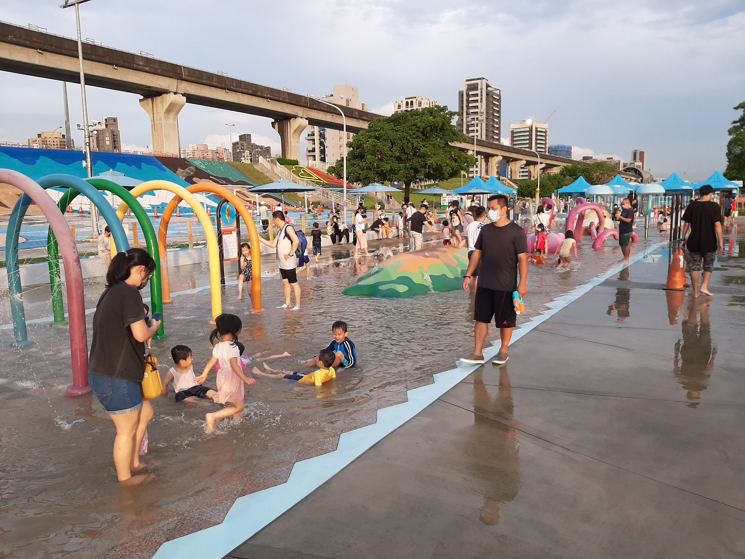 海世界水樂園-夏天玩水最消暑