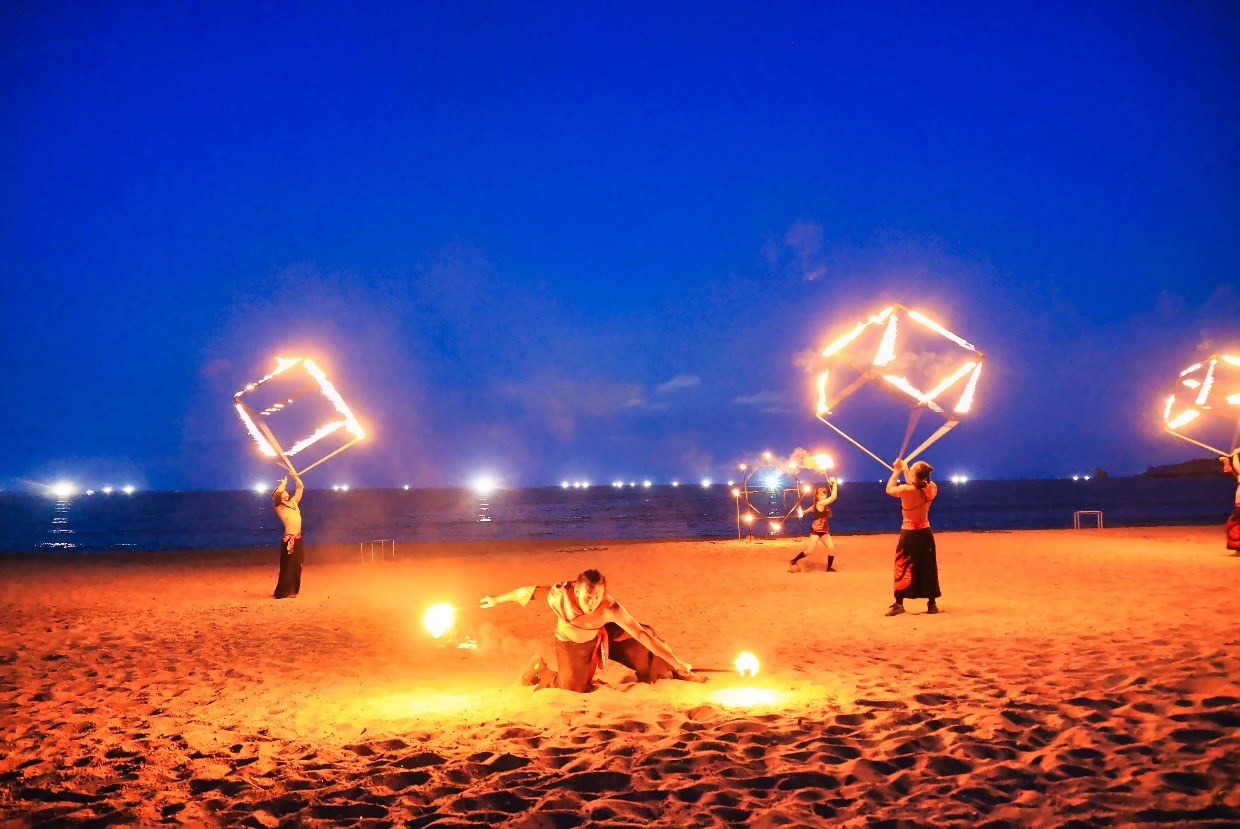 因應軒嵐諾颱風來襲，火舞表演延後一週，改在9月10日(六)同時段地點舉辦