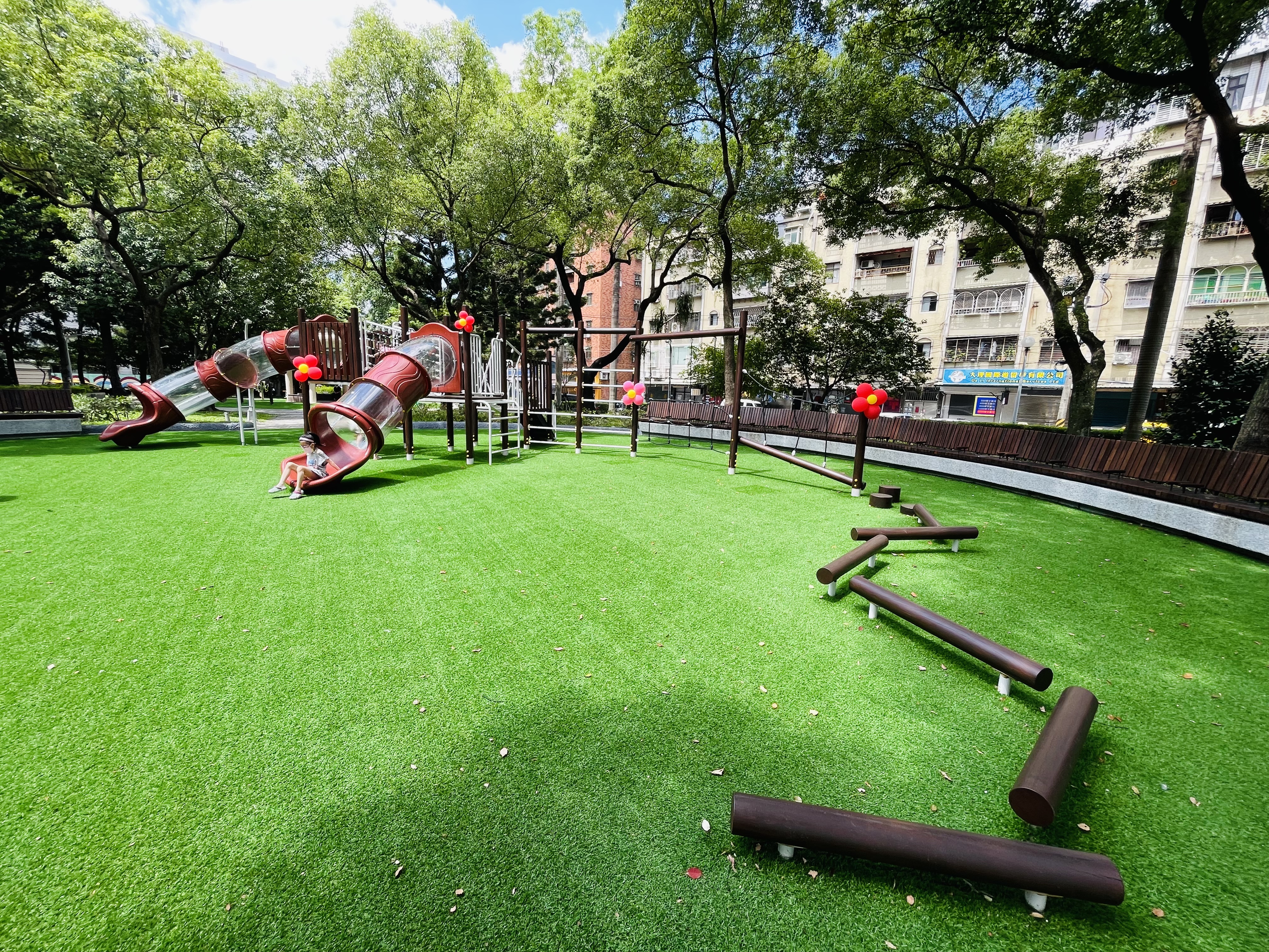 小和平公園 採原野風設計