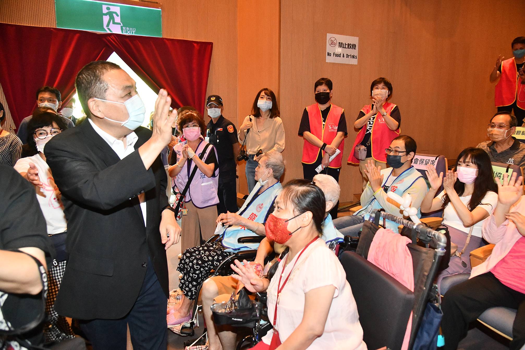 新北市政府今(10)日攜手台灣優質生命協會，共同主辦第15屆「愛傳承關懷演唱會」。