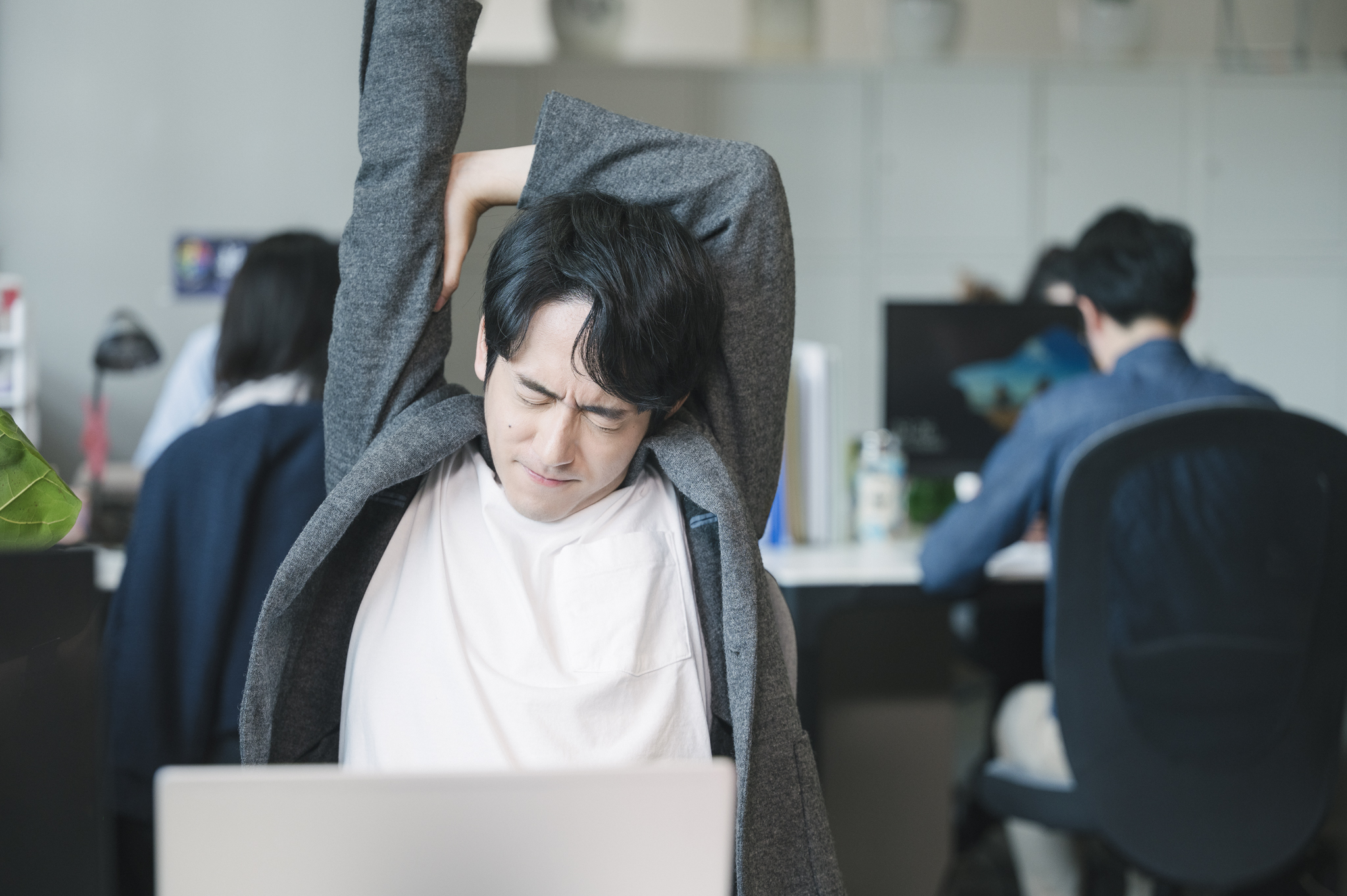 新北「青年，好險有你」宣傳影片男主角-鎮萬鈞與年輕拍攝團隊，用心詮釋青年局宣傳影片。