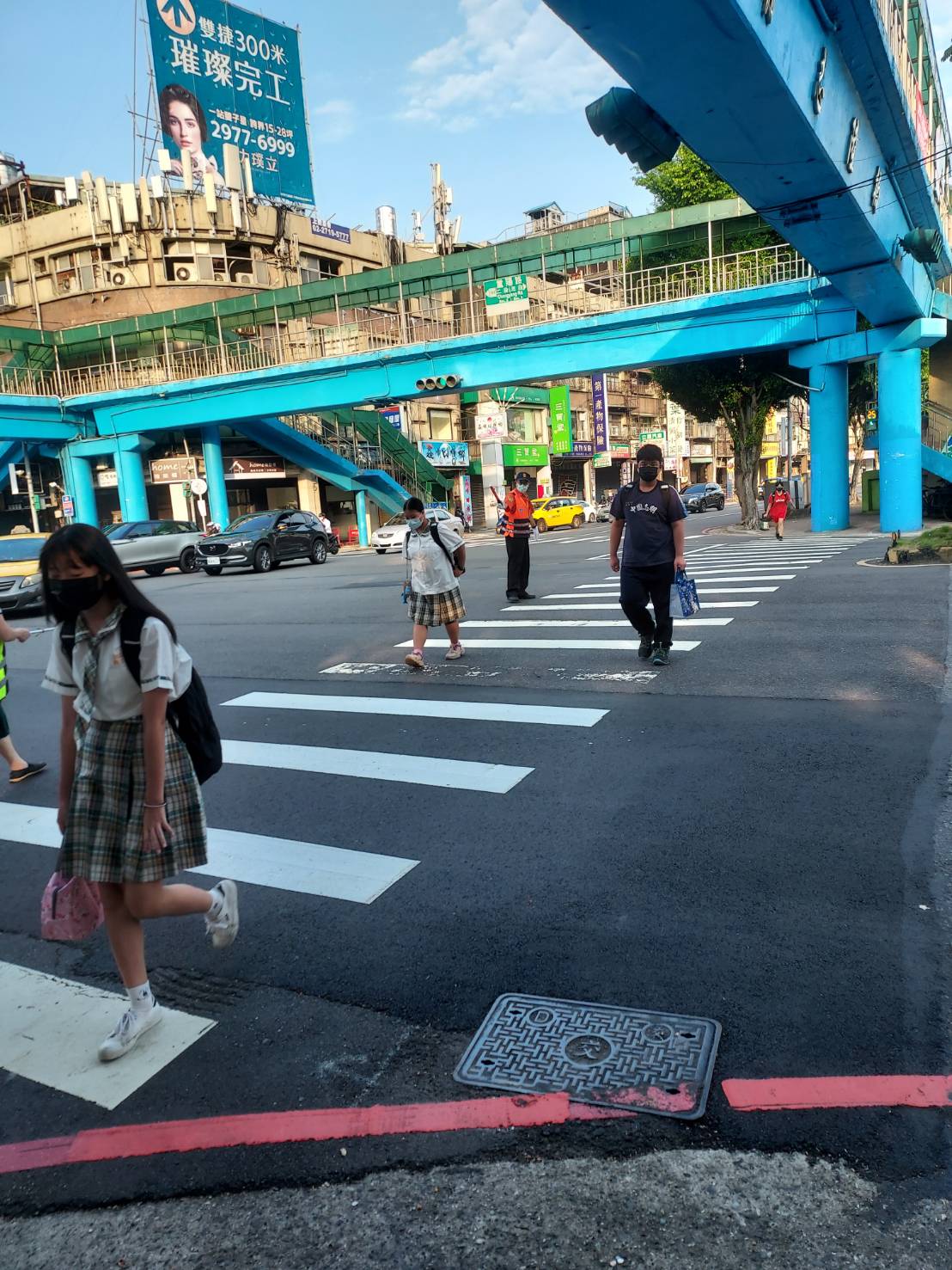 感謝義交協助維護學童上課通行安全.
