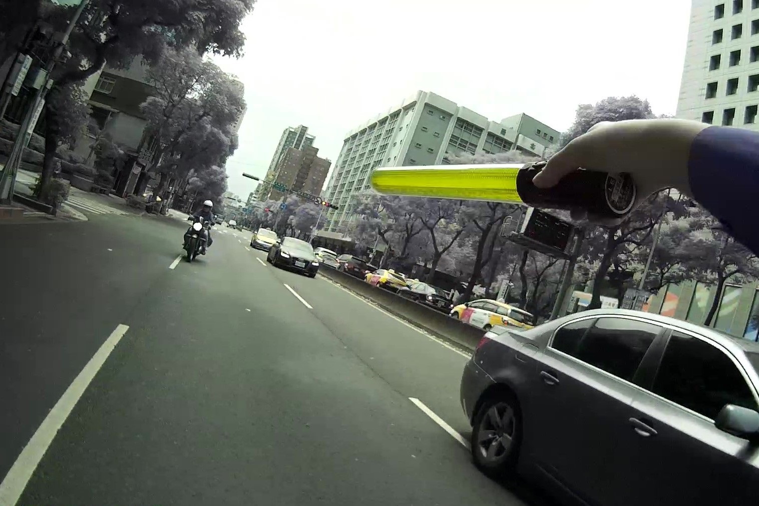 吊扣駕照期間勿駕車上路(非當事人)