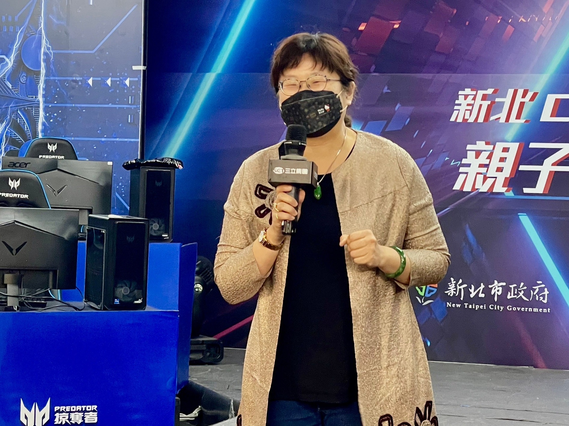 經發局長何怡明致詞，鼓勵每位小小明星努力展現最具自信的舞台魅力.