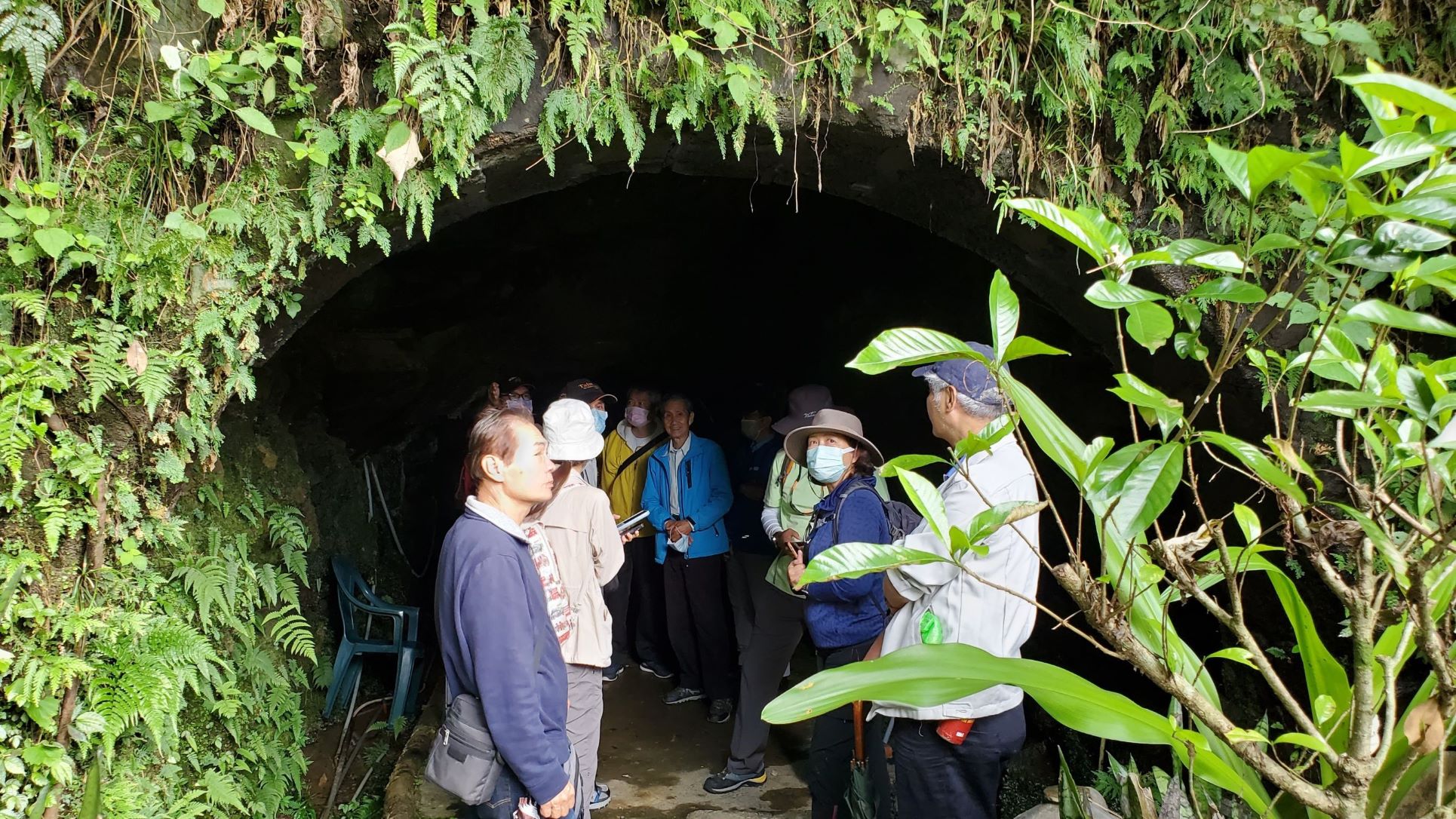 社區近期也邀請在地的淘金達人陳石成進行社區步道解說與導覽