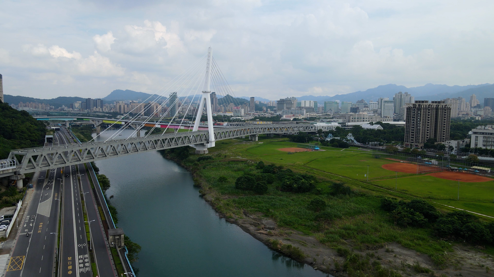 圖6_坑輕軌安心橋