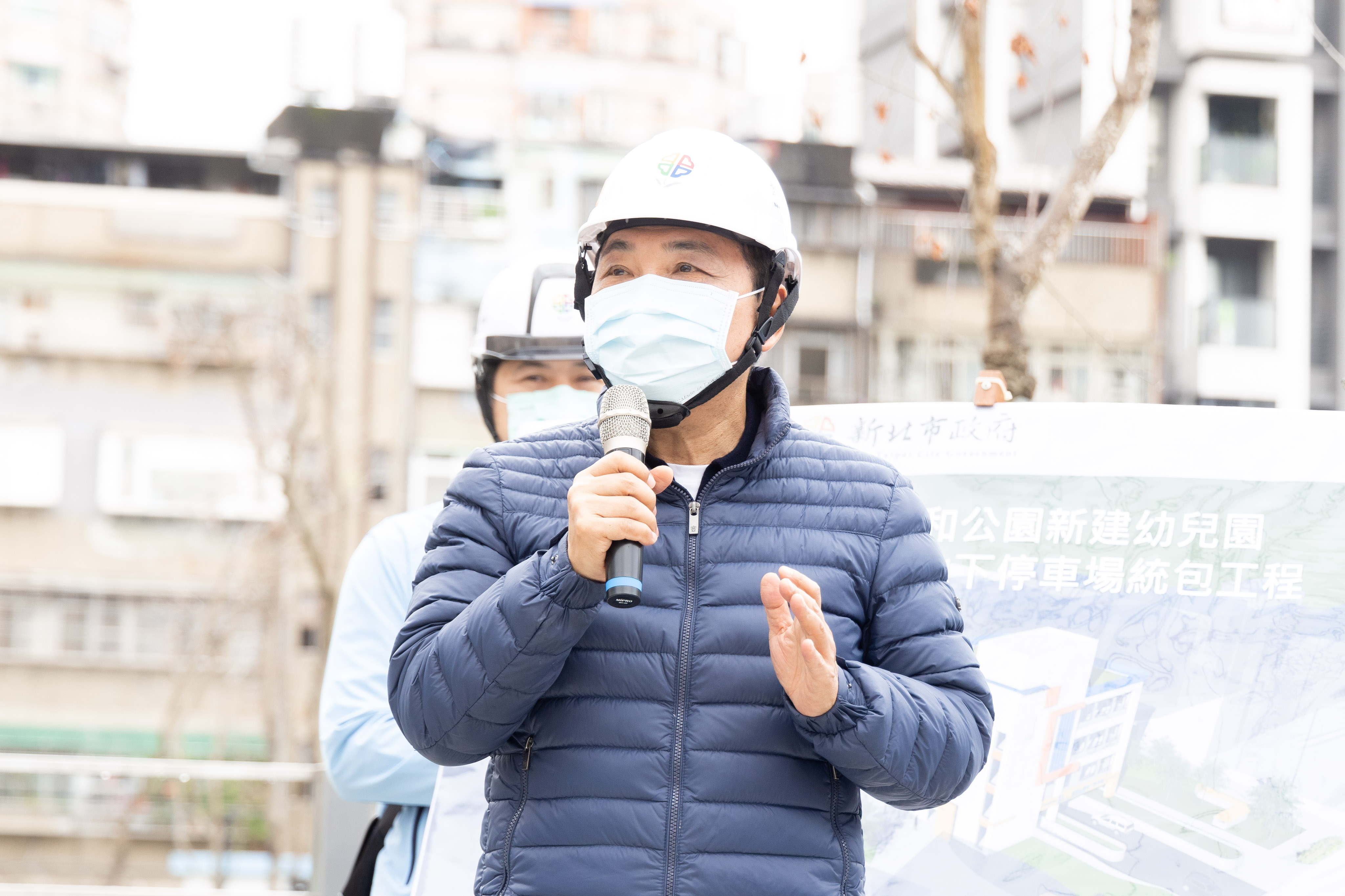 視察佳和公園多目標綜合大樓工程，侯友宜市長表示多目標綜合大樓將能為地方提供更好的公共服務