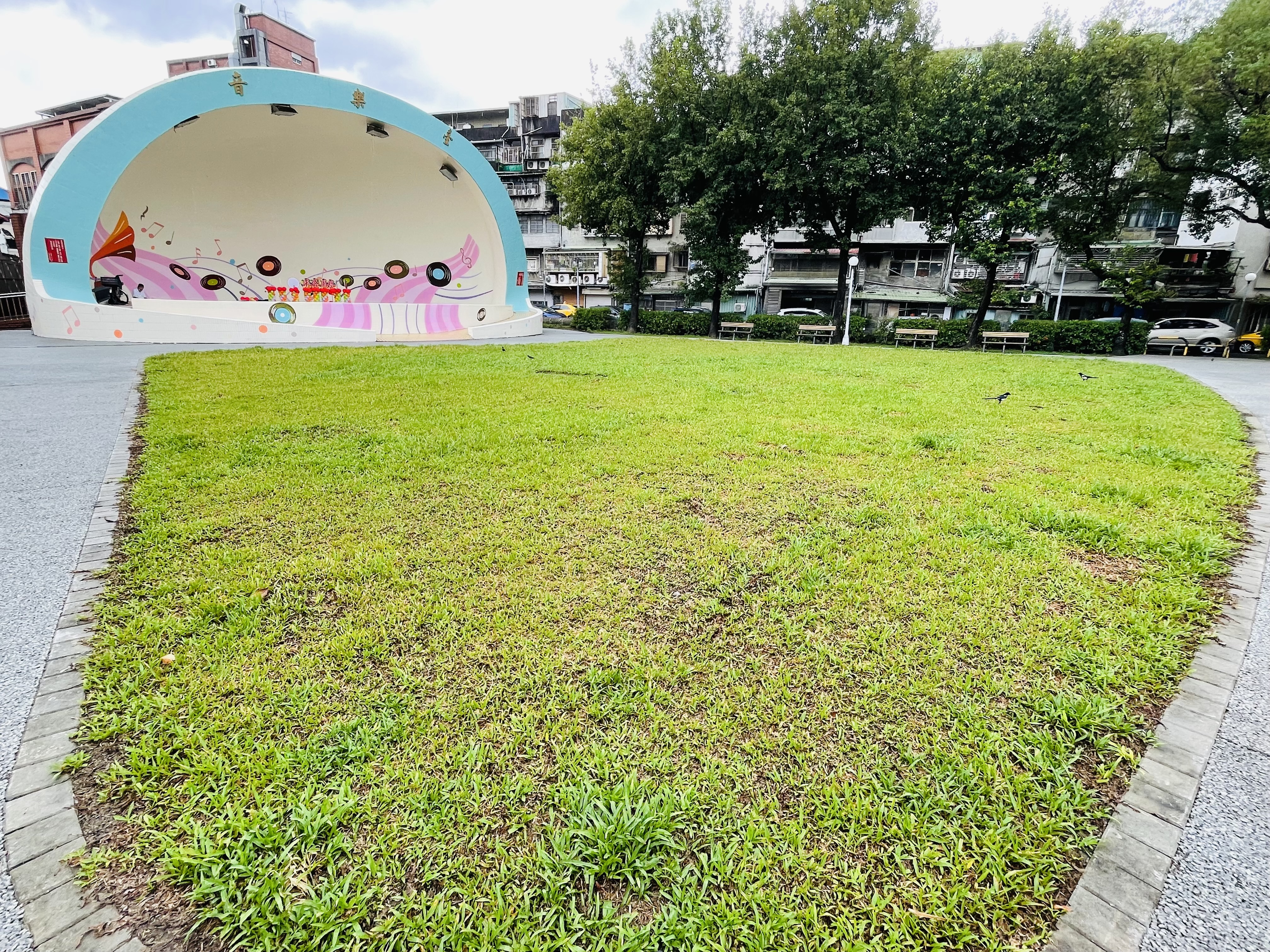 三重二二八和平公園露臺展現出場地的可多樣性使用.