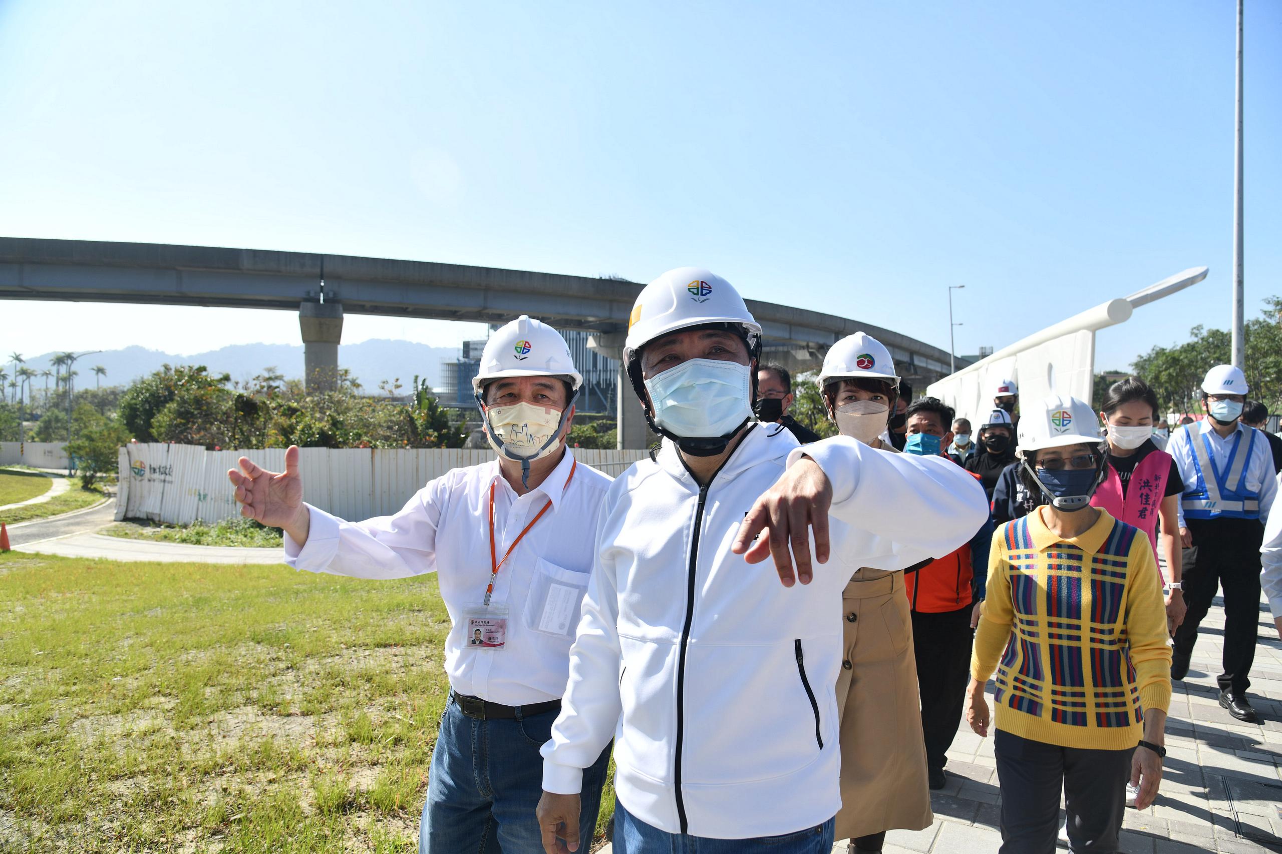 侯友宜在交通局長陪同下視察公車轉運站，市府團隊特別推出731號公車，取「去三鶯」諧音，行經未來的新北市立美術館、陶瓷博物館、鶯歌老街、三鶯轉運站等，串連鶯歌地區數個重要觀光景點