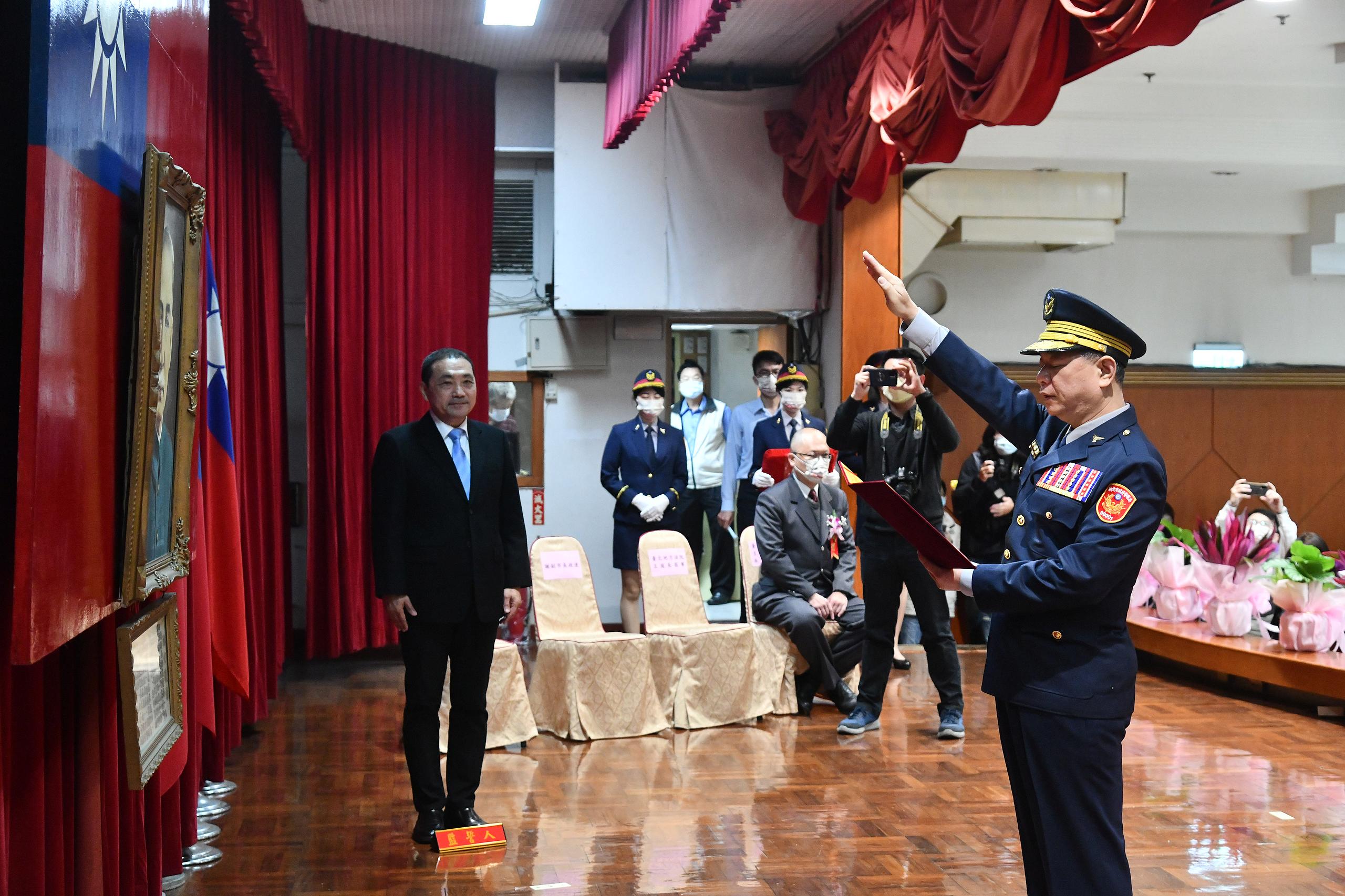 新北市政府警察局長交接典禮，新任局長廖訓誠宣誓