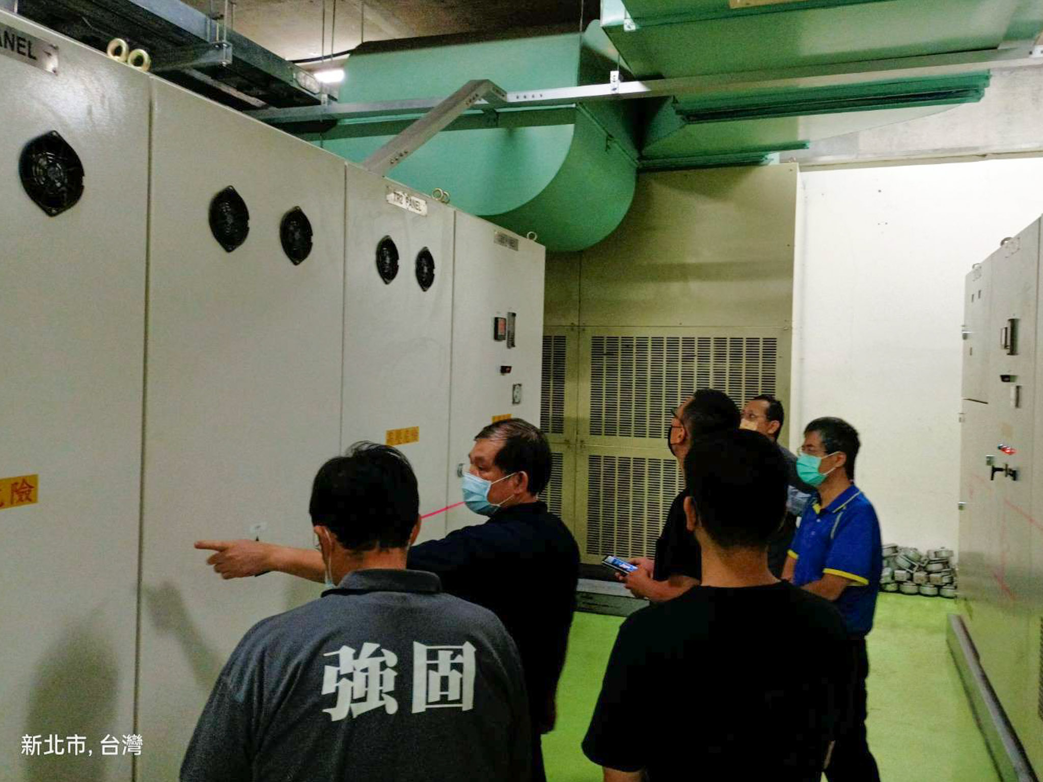 針對轄內中大型用電企業進行現場節能輔導與用電改善建議，111年度共輔導64家次企業。