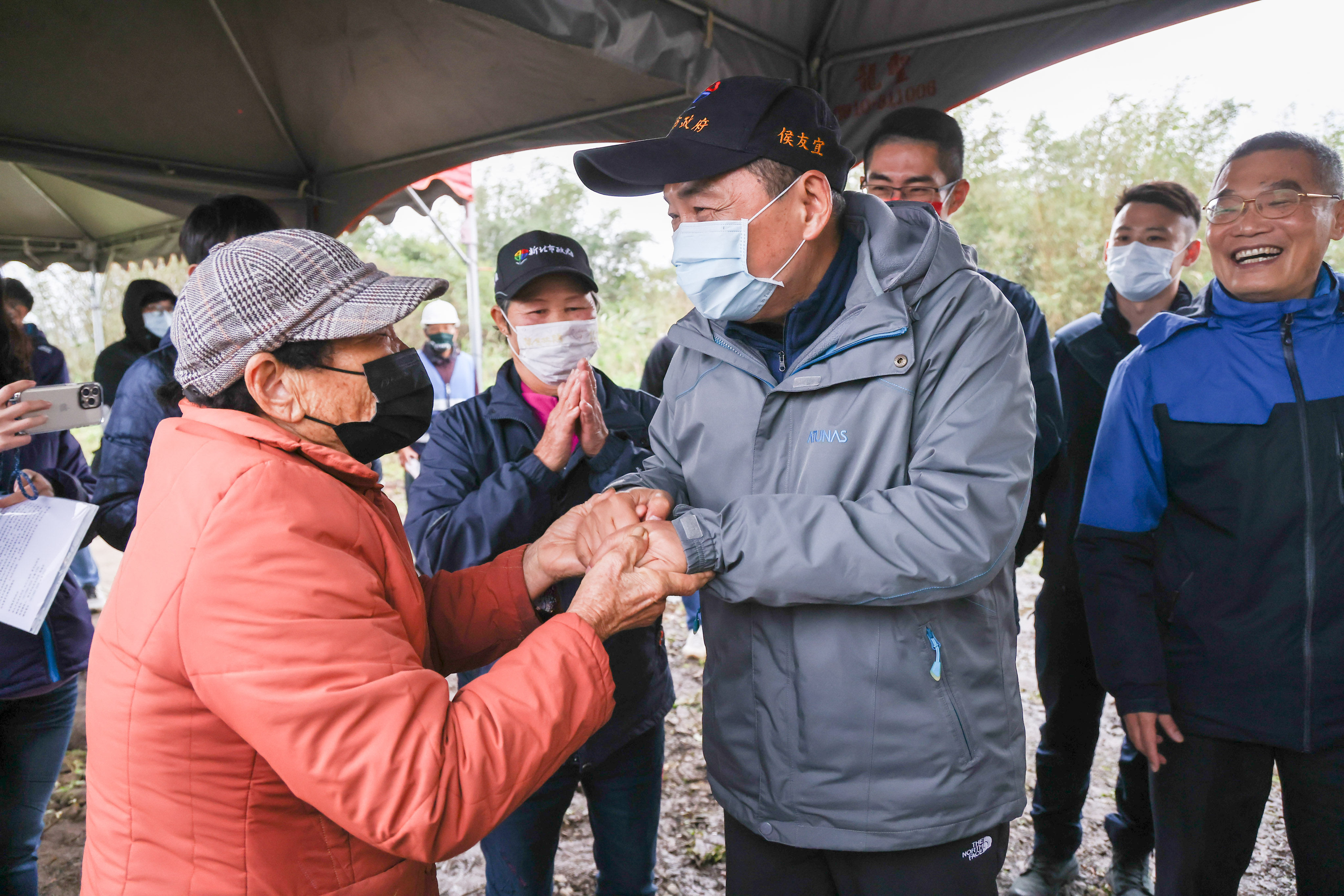 金山區清水溪周邊飽受溪水溢淹困擾，新北市政府水利局為保護居民河防安全，進行工程改善，打通排水瓶頸河段，擺脫當地淹水情形