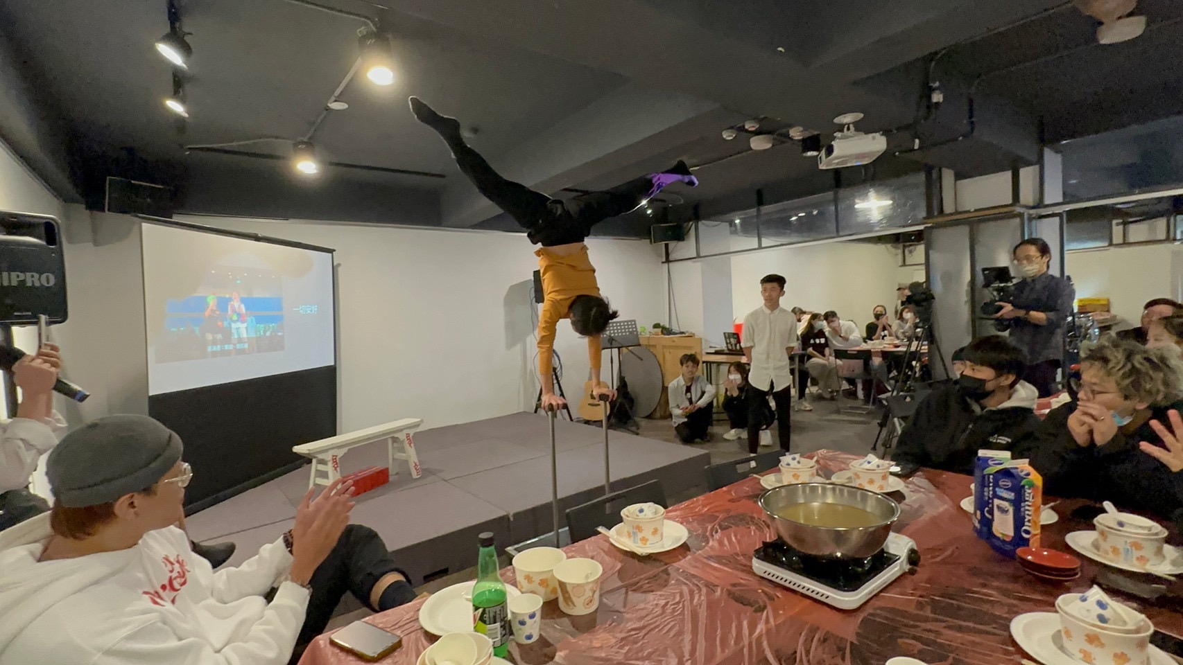 青年才藝表演炒熱氣氛