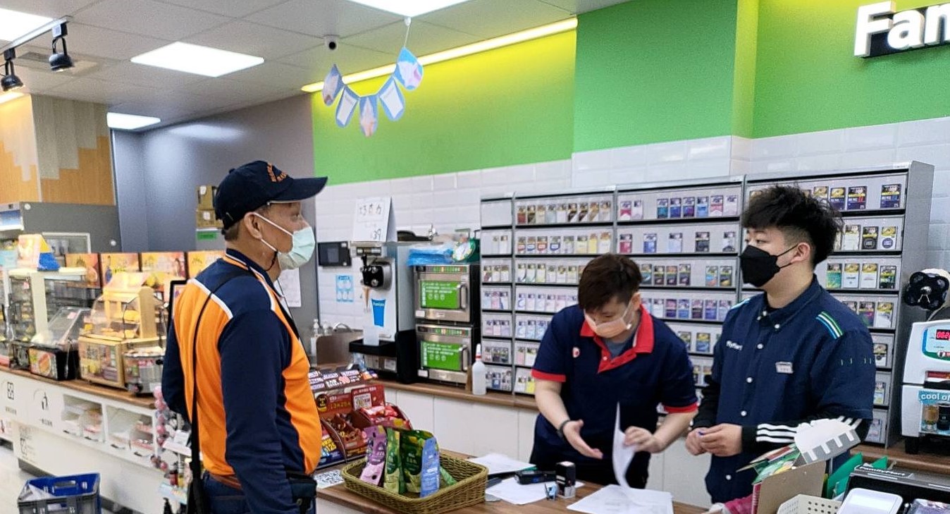 1.環保局抽查四大超商各規格專用垃圾袋供貨情形