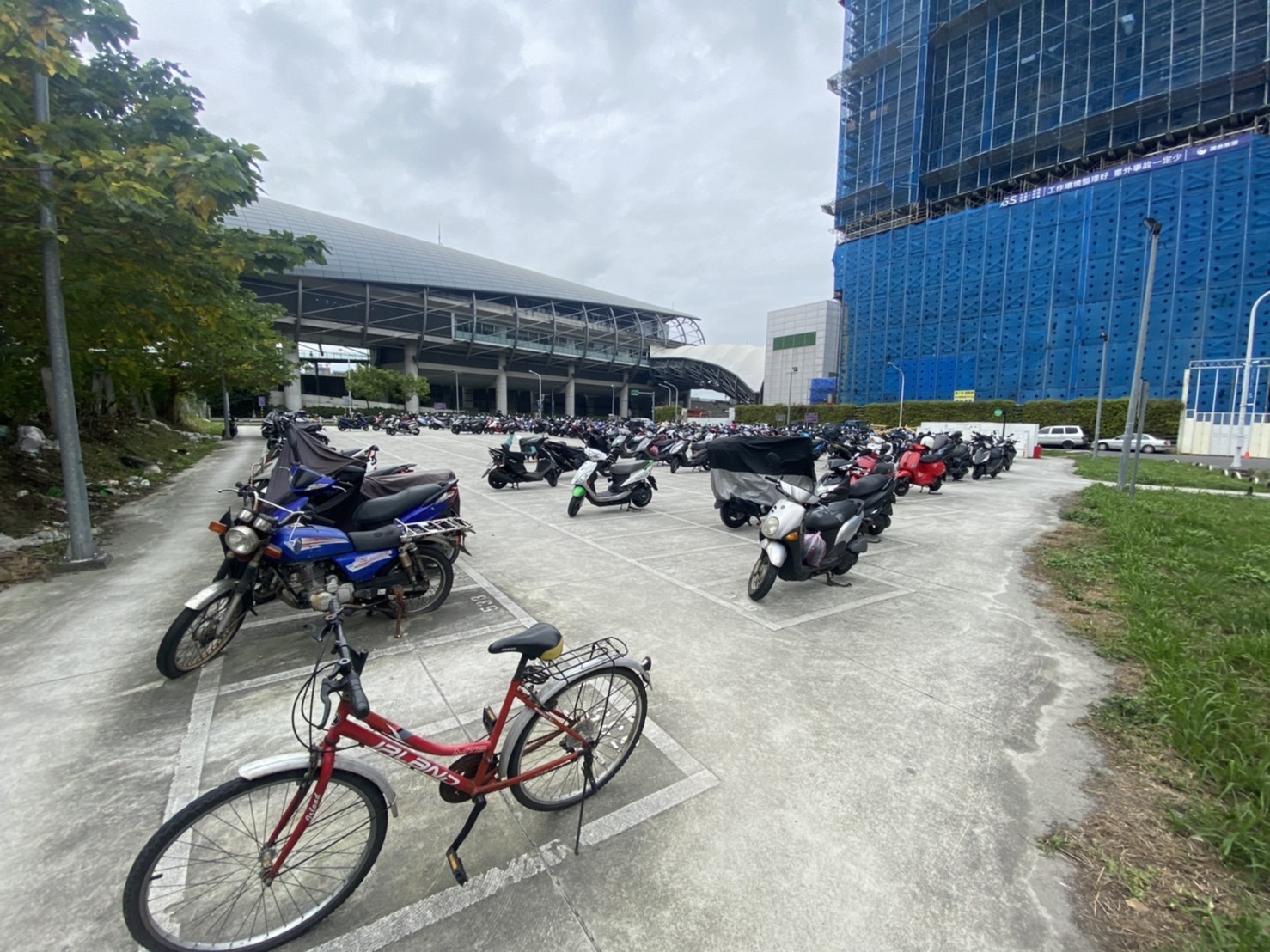 新北城鄉局將三重捷運站旁的停車場用地，變更為停車場及社會福利設施用地2