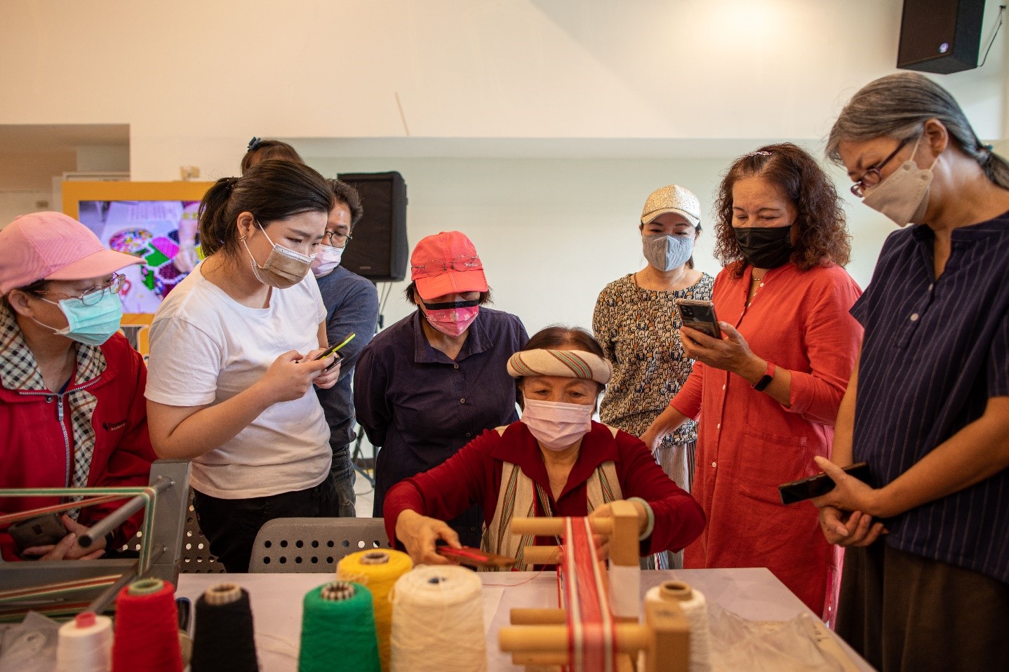 110年度行動成果展邀集部大講師辦理體驗型課程。(圖/新北市政府原民局提供)