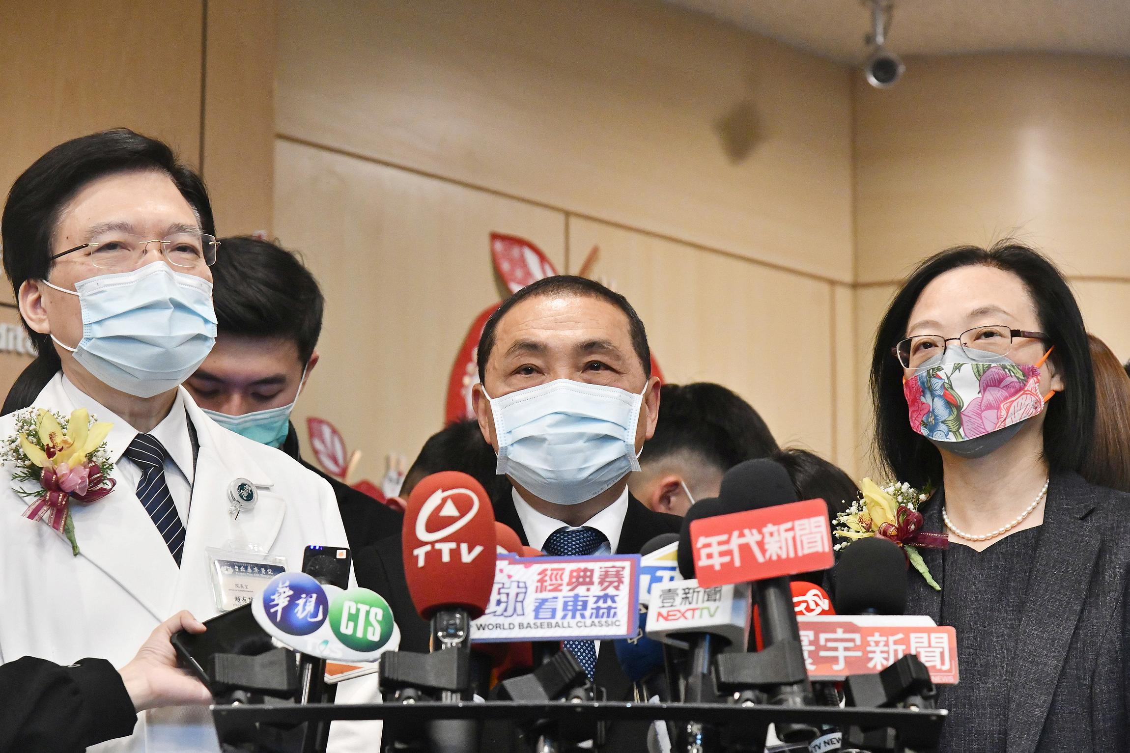 新北市長侯友宜今(4)日出席護理師護士公會第18屆第1次會員代表大會，感謝護理人員堅守防疫第一線。