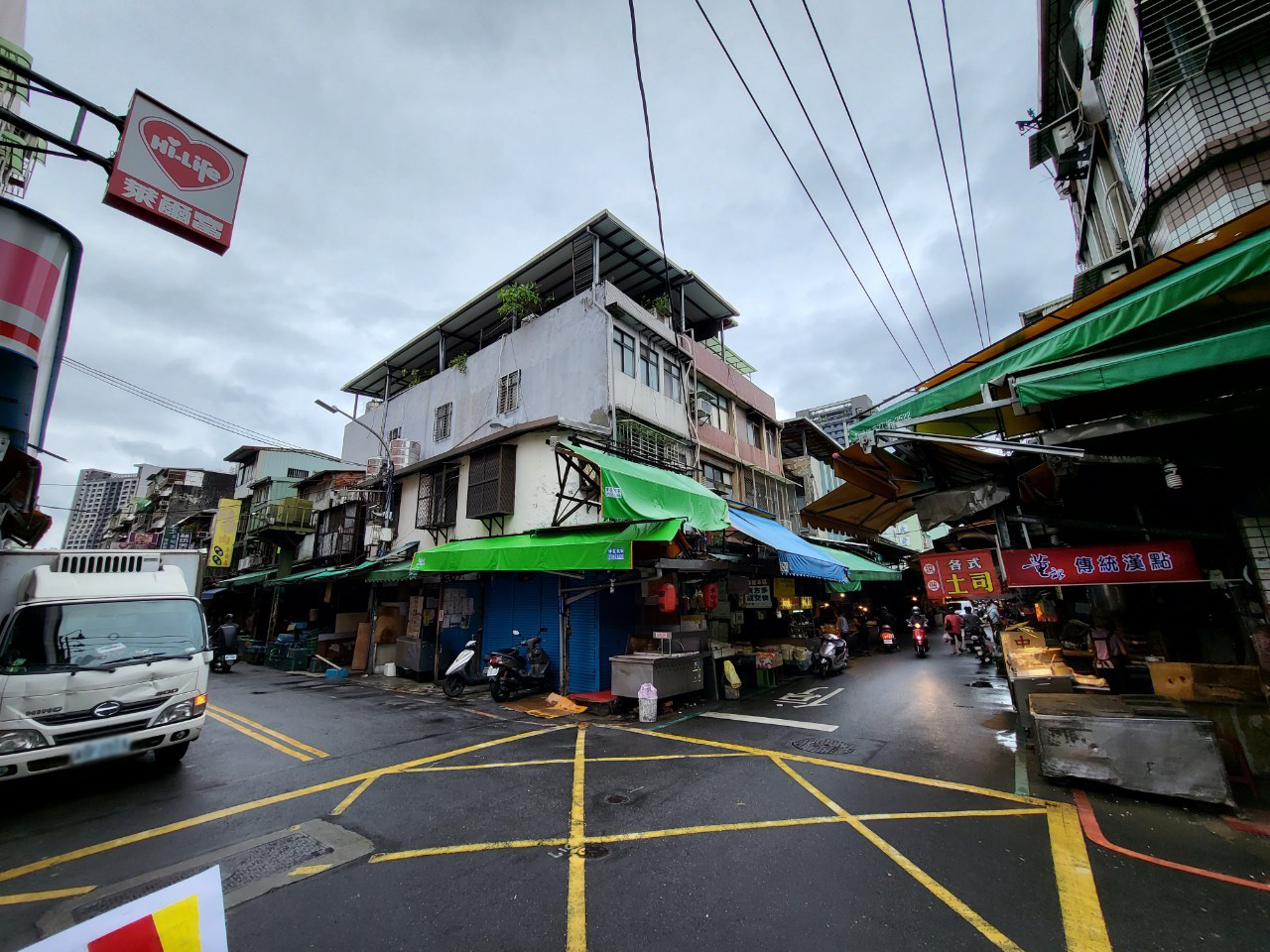 三重大同市場。
