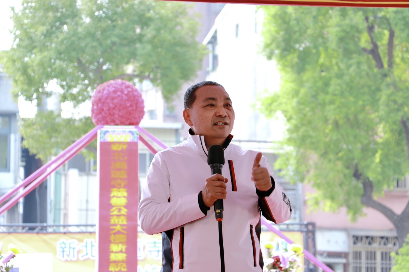 新北市長侯友宜今（9）日主持湧蓮寺公益大樓開工典禮，整體工程預計115年3月完工，期許大樓完工後改善及提升蘆洲在地生活和遊憩品質。