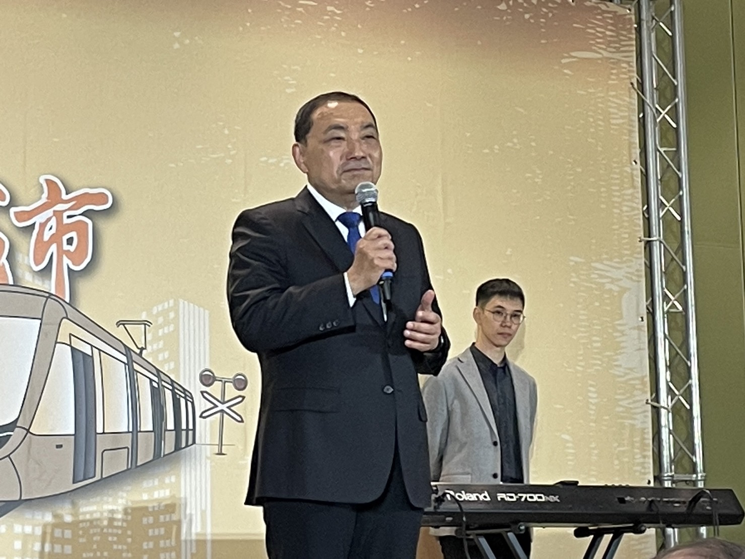 侯友宜市長出席新北城是祈禱早餐會致詞。